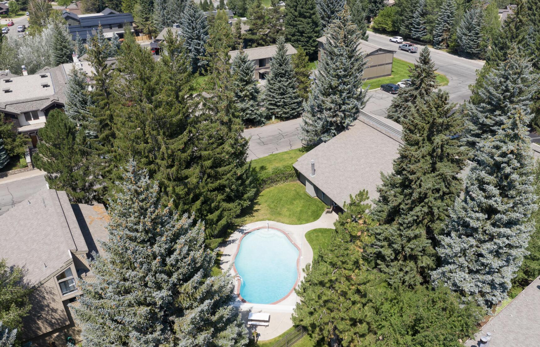 Horizons 4 pool