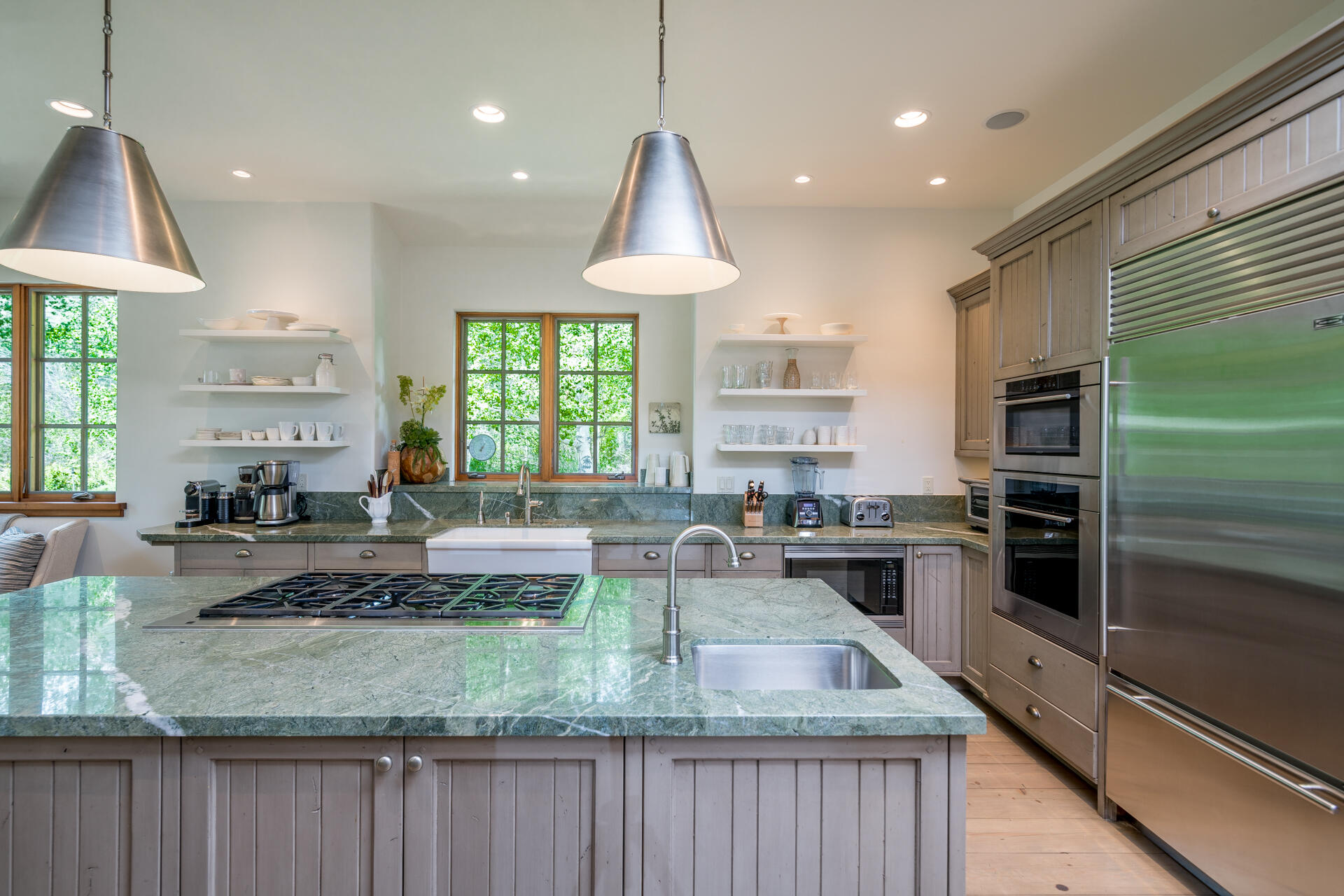 Beautifully appointed kitchen