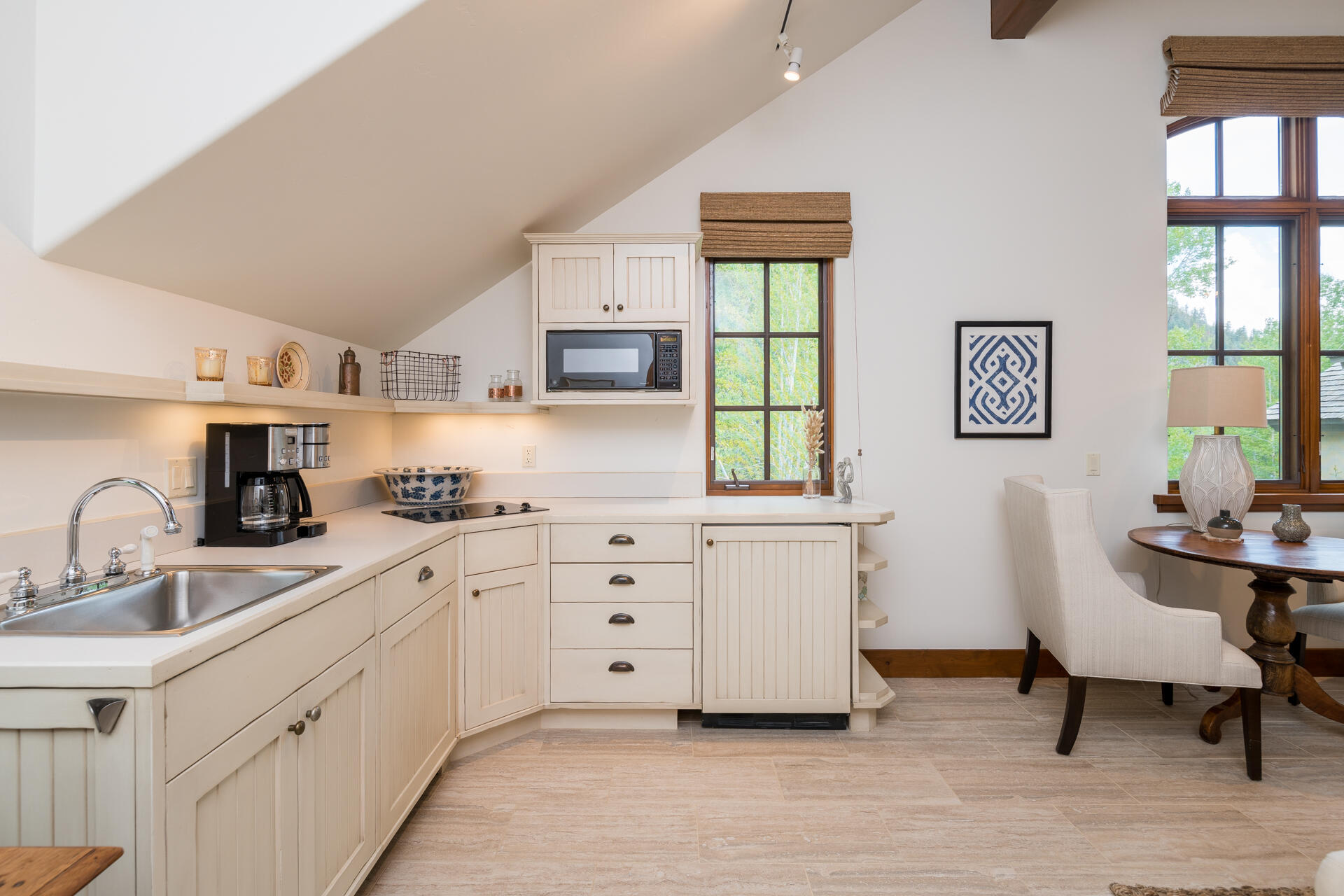 Guest apartment kitchen