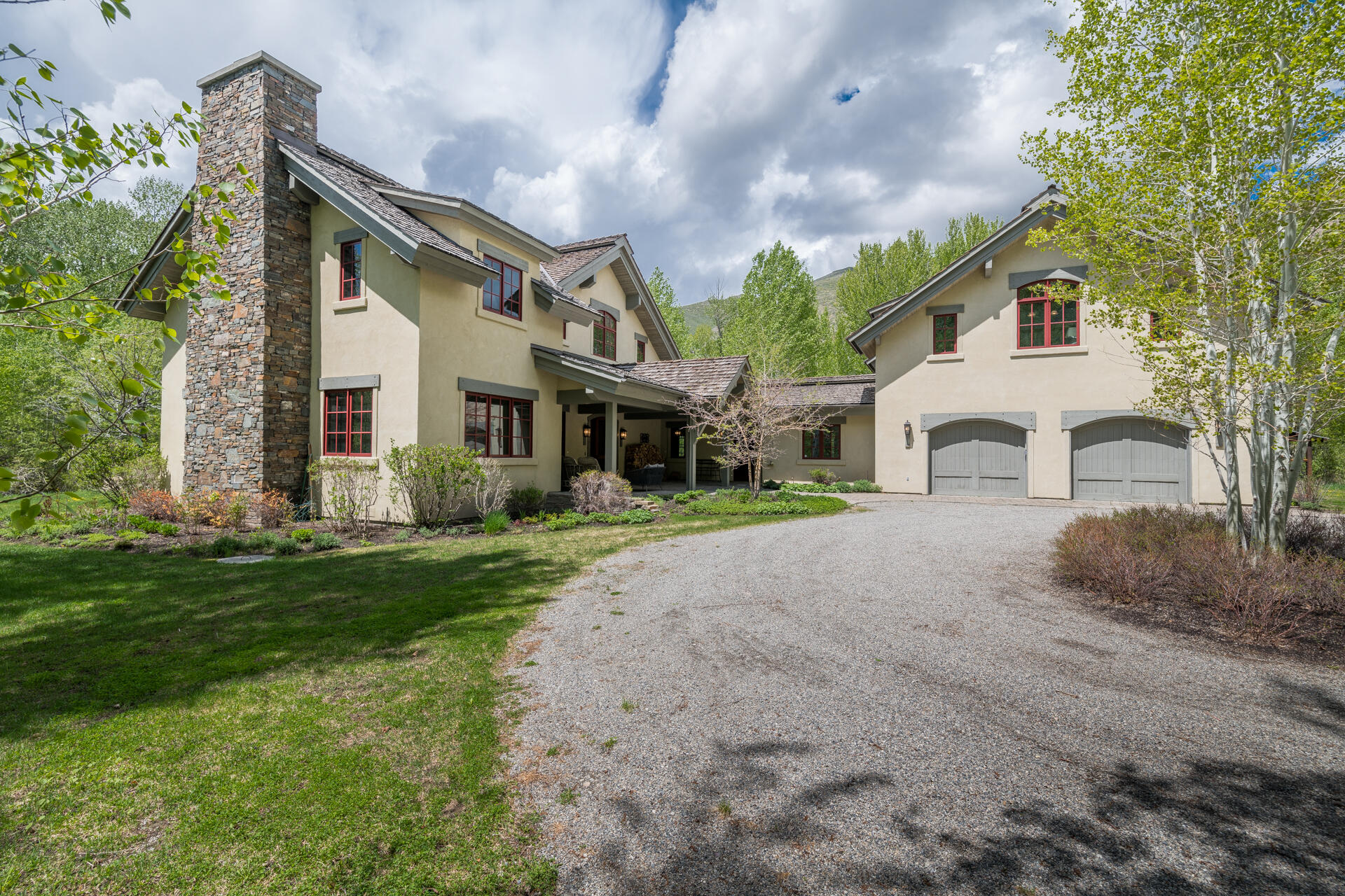 Private drive to oversize garage