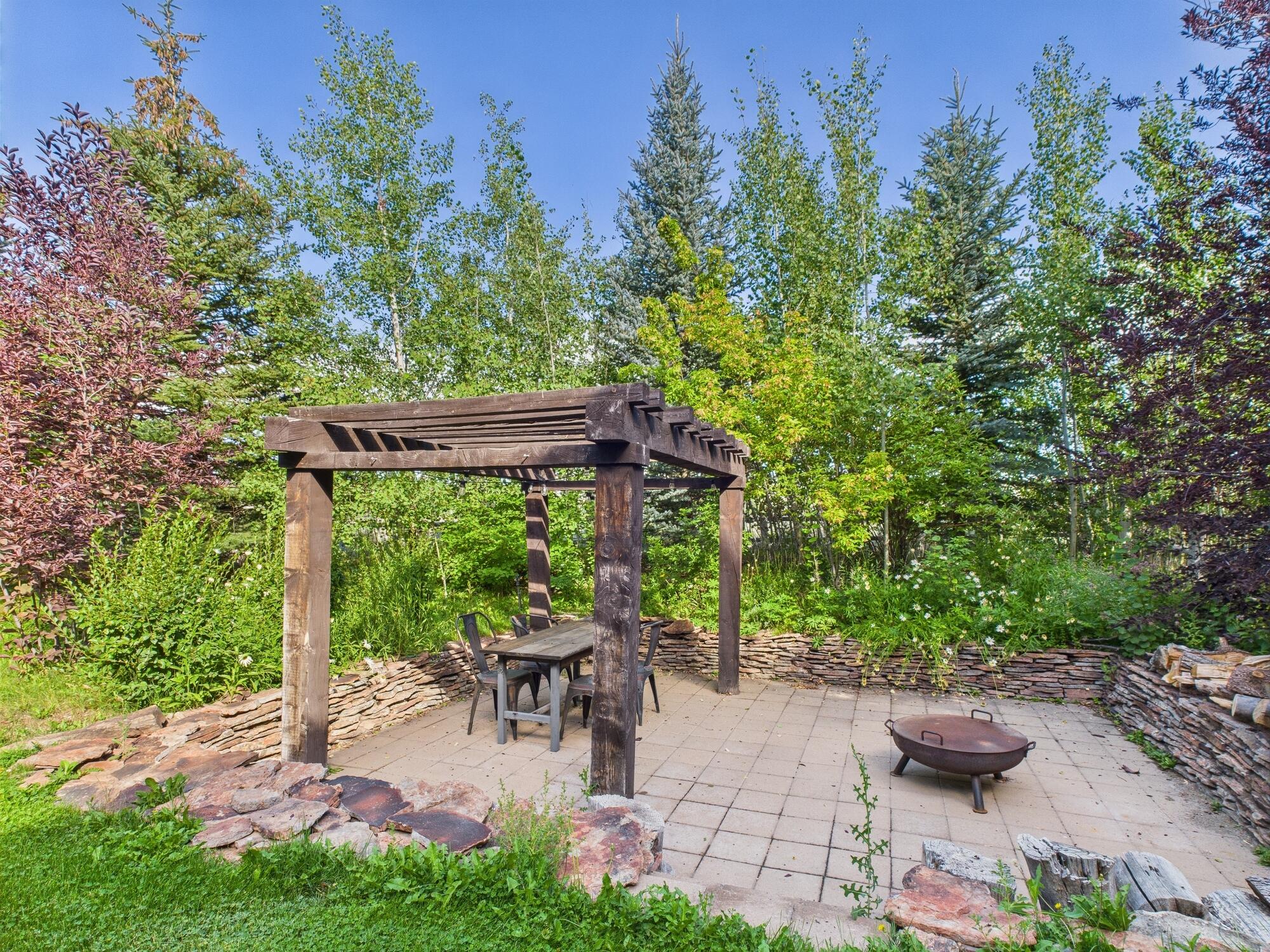 CAM03555G0-PR0089-STILL019