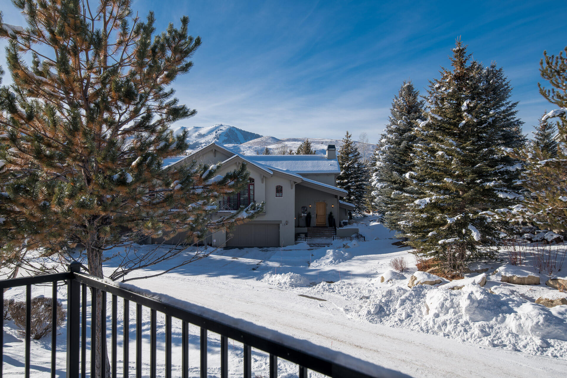 Sun Valley, Idaho 83353, United States, 3 Bedrooms Bedrooms, ,4 BathroomsBathrooms,Residential,Pending,66766