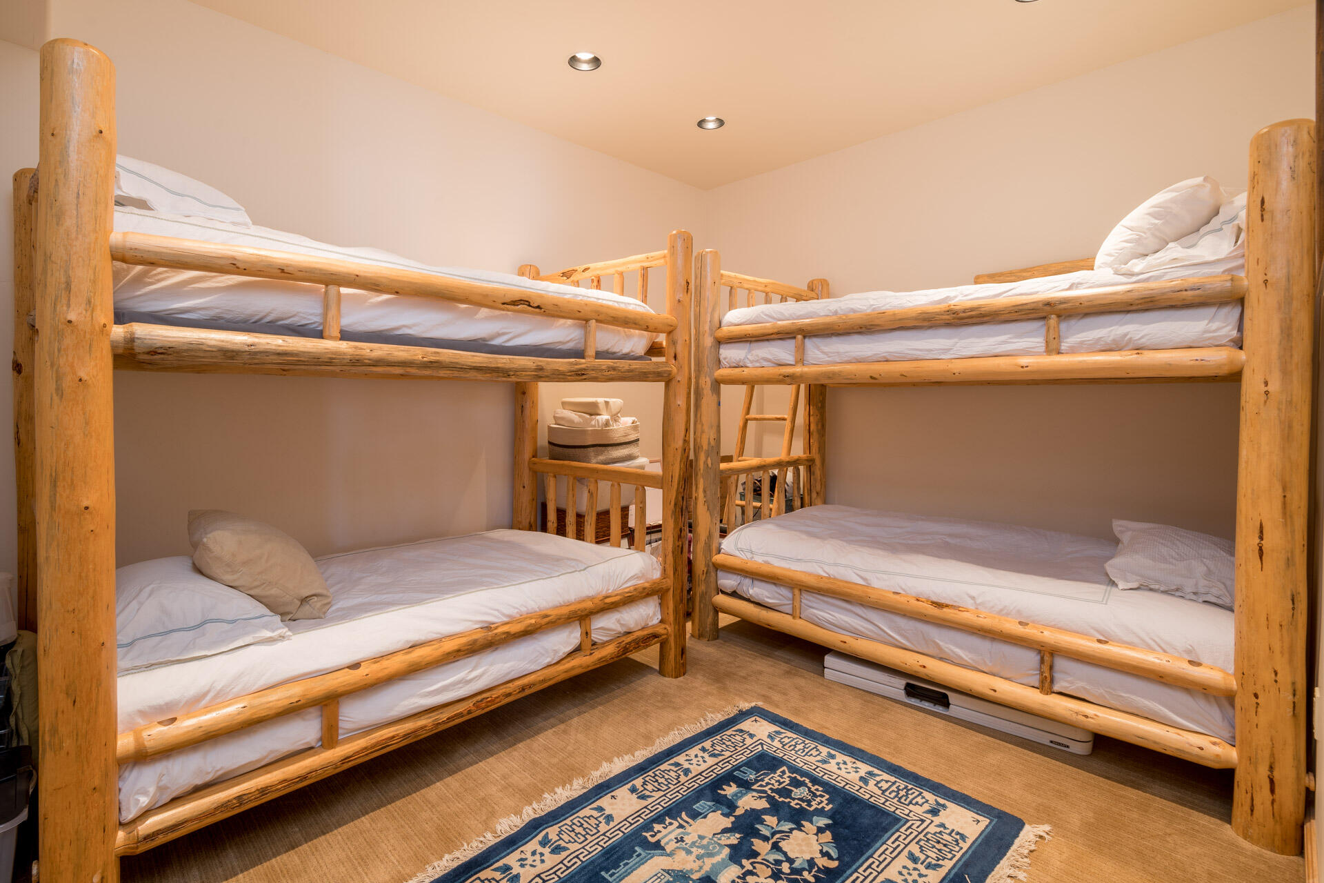 Sun Valley, Idaho 83353, United States, 3 Bedrooms Bedrooms, ,4 BathroomsBathrooms,Residential,Pending,66766