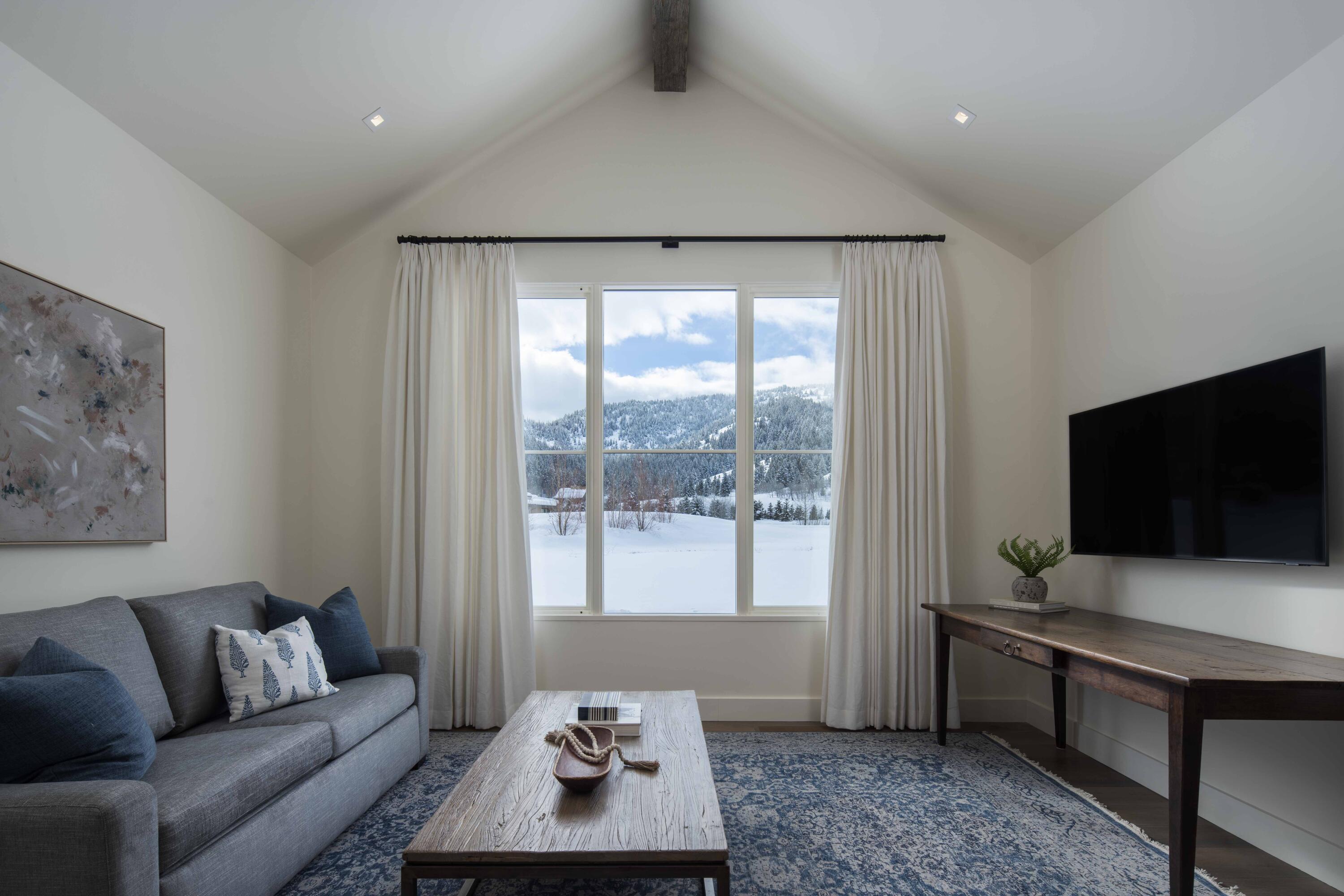 Blaine County, Idaho 83340, United States, 3 Bedrooms Bedrooms, ,4 BathroomsBathrooms,Residential,Pending,64935