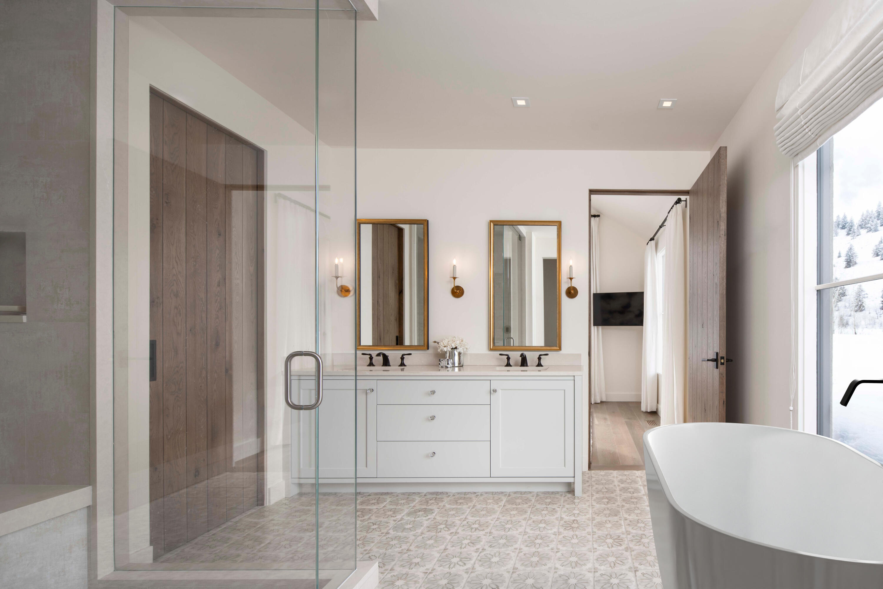 Blaine County, Idaho 83340, United States, 3 Bedrooms Bedrooms, ,4 BathroomsBathrooms,Residential,Pending,64935