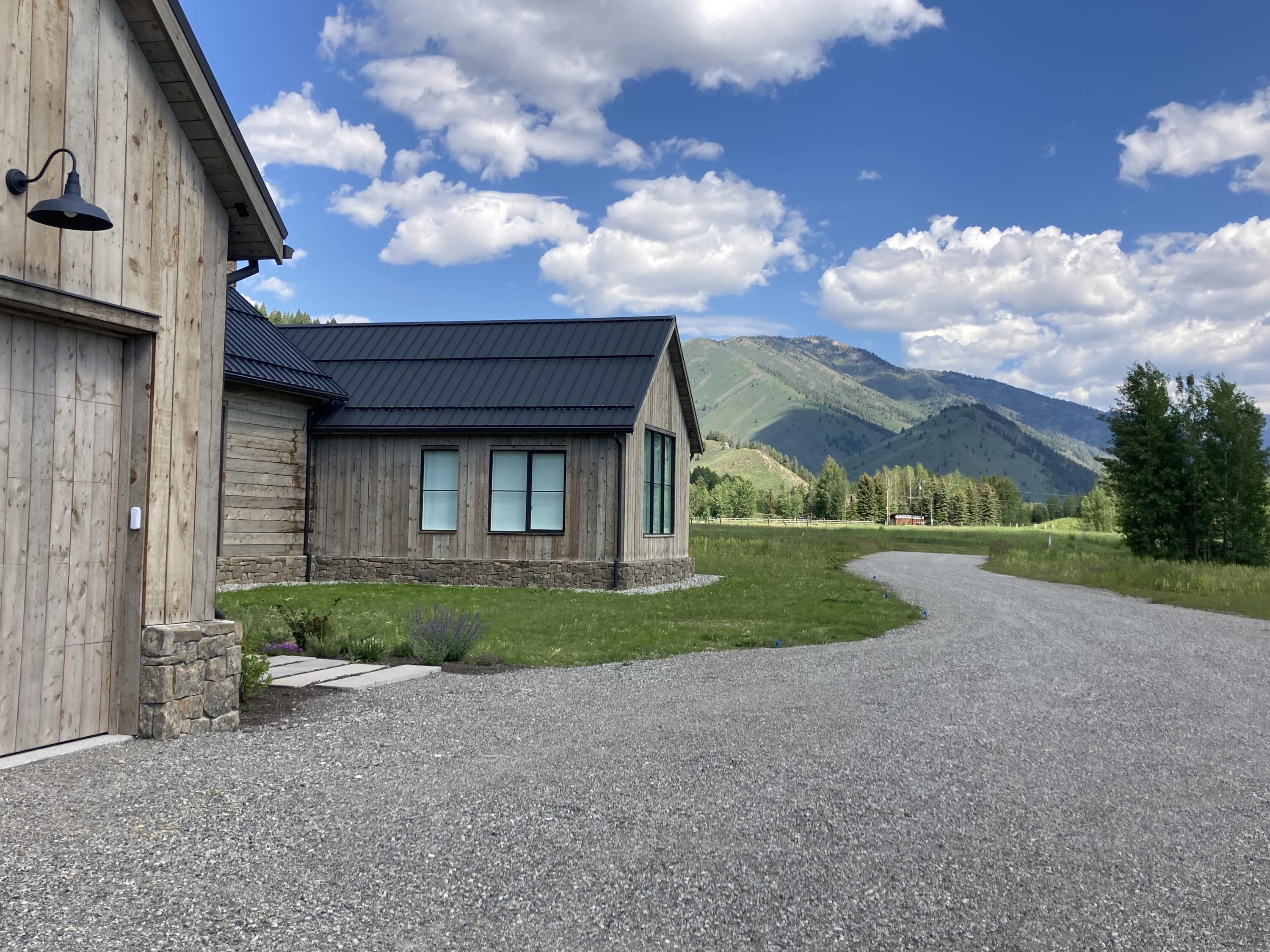 Blaine County, Idaho 83340, United States, 3 Bedrooms Bedrooms, ,4 BathroomsBathrooms,Residential,Pending,64935