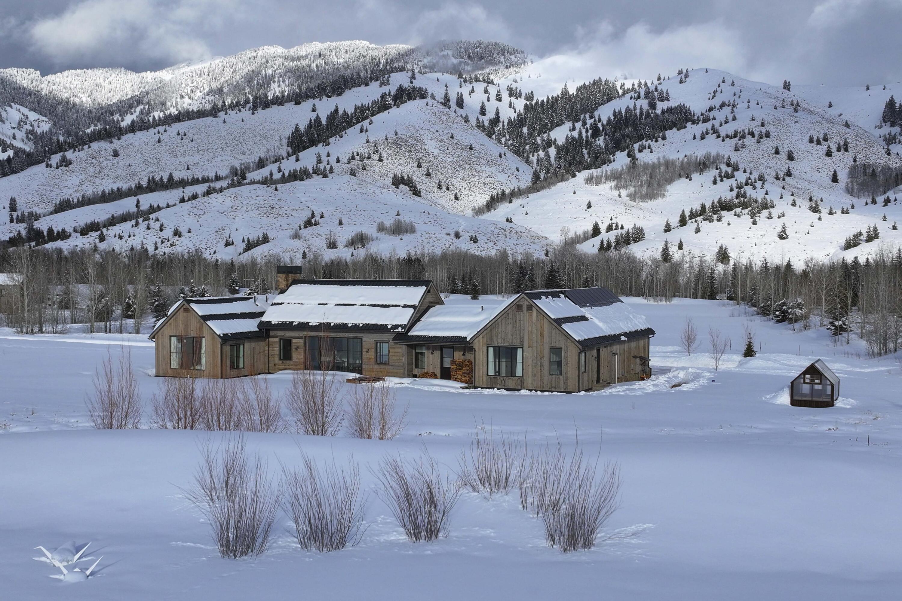 Blaine County, Idaho 83340, United States, 3 Bedrooms Bedrooms, ,4 BathroomsBathrooms,Residential,Pending,64935