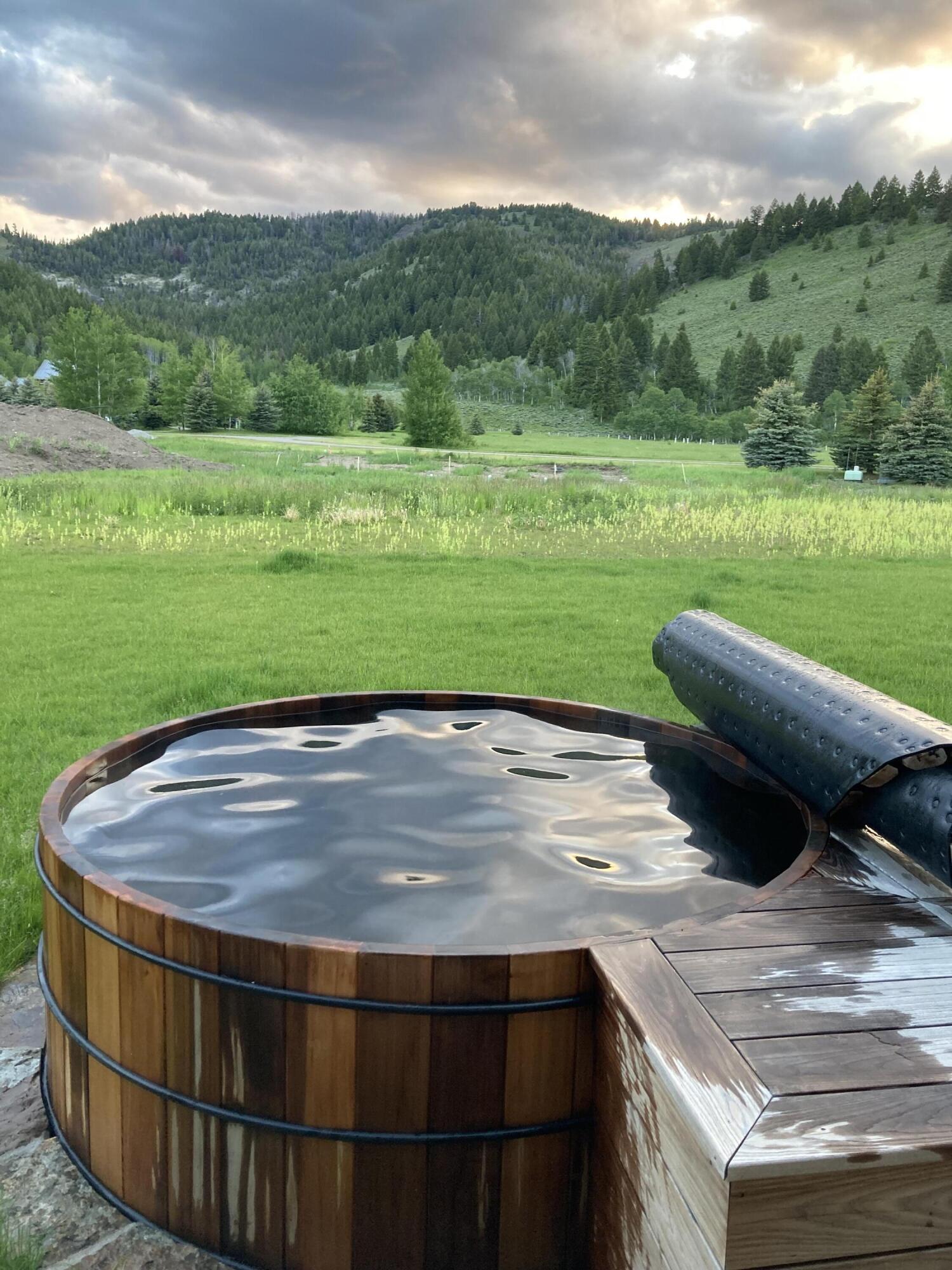 Blaine County, Idaho 83340, United States, 3 Bedrooms Bedrooms, ,4 BathroomsBathrooms,Residential,Pending,64935