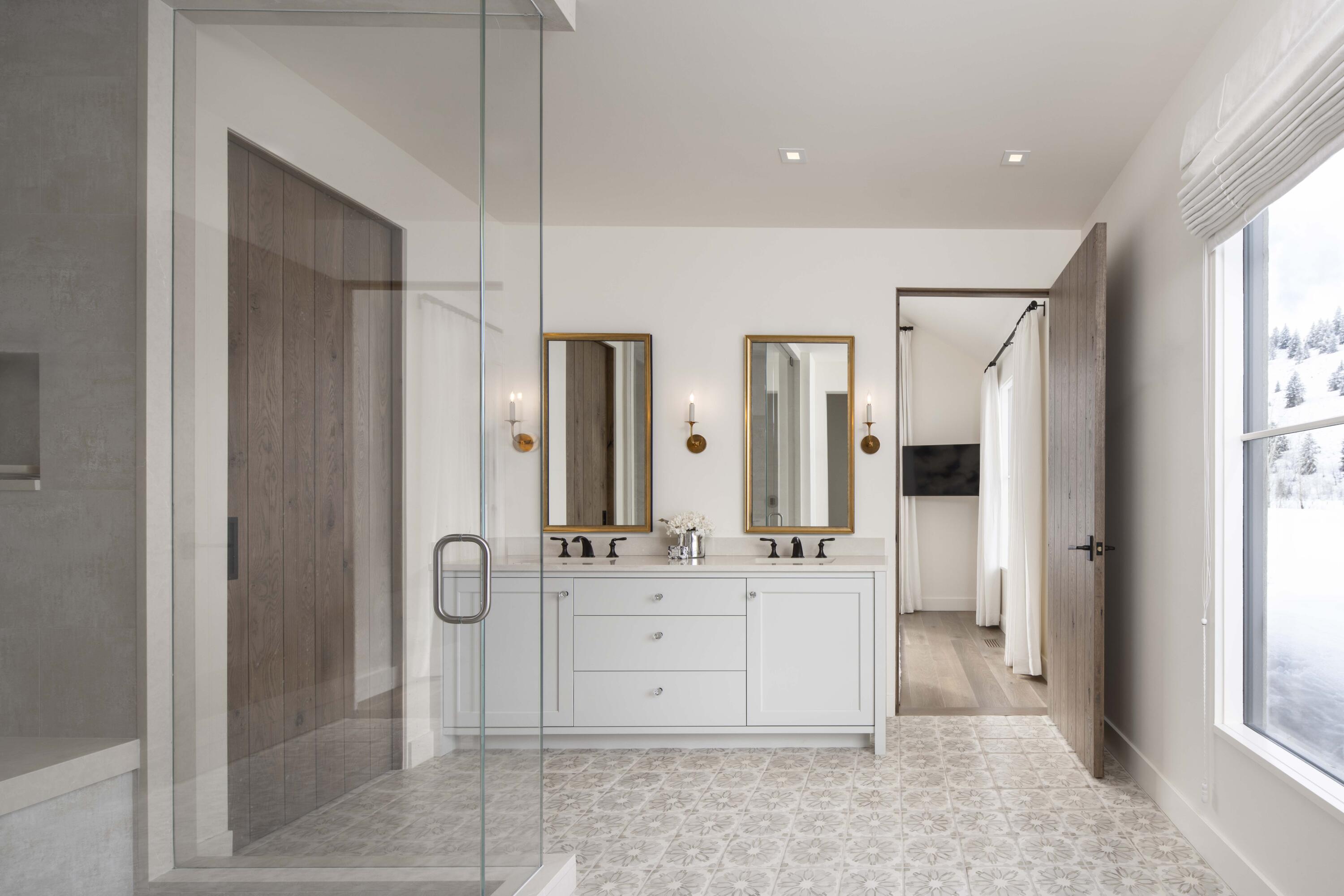 Blaine County, Idaho 83340, United States, 3 Bedrooms Bedrooms, ,4 BathroomsBathrooms,Residential,Pending,64935