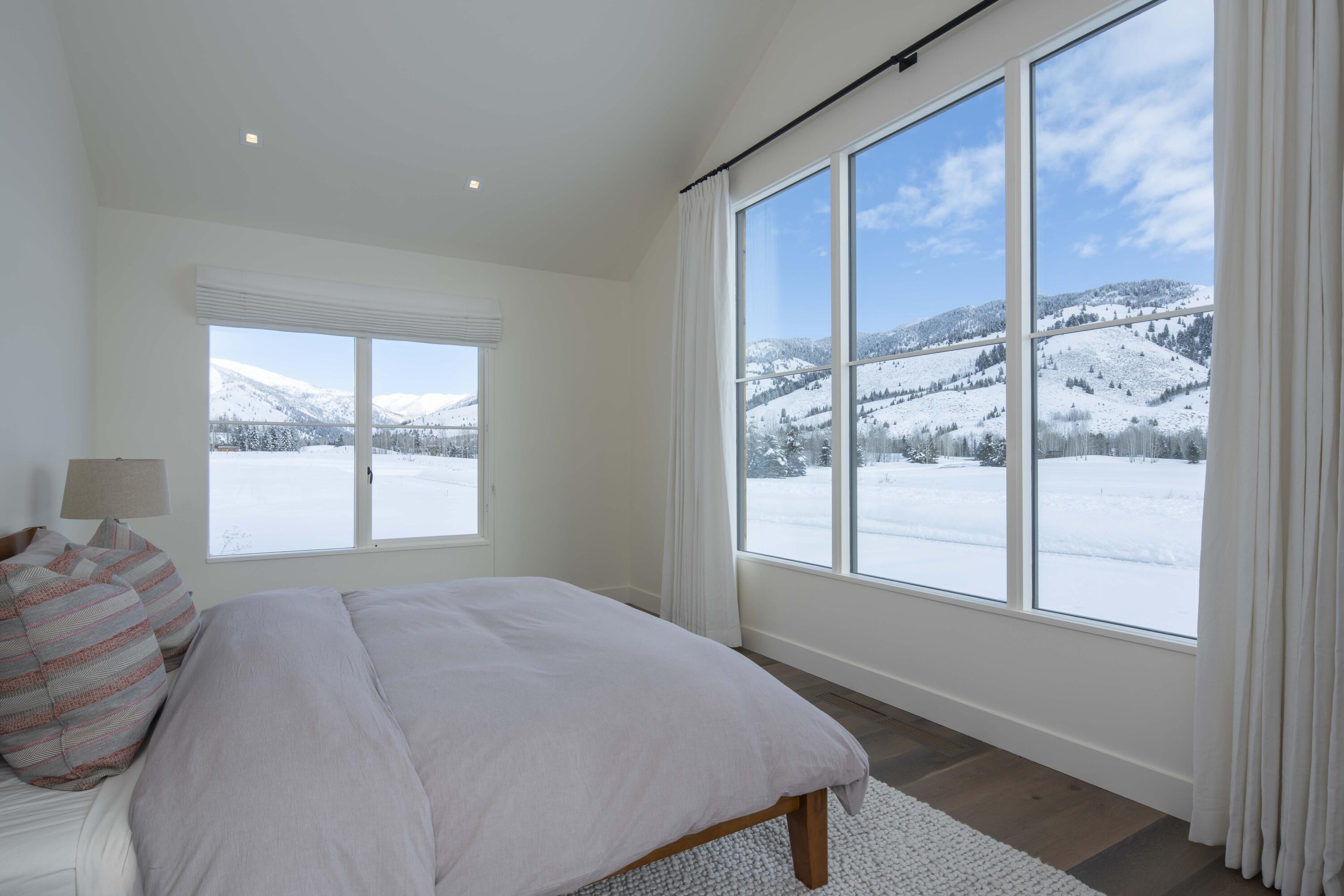 Blaine County, Idaho 83340, United States, 3 Bedrooms Bedrooms, ,4 BathroomsBathrooms,Residential,Pending,64935