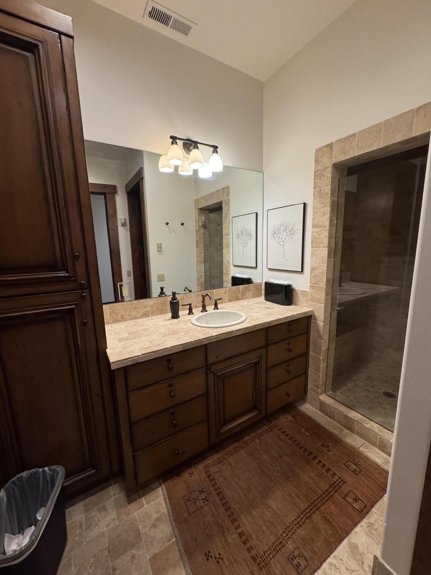 Common Bathroom with shower