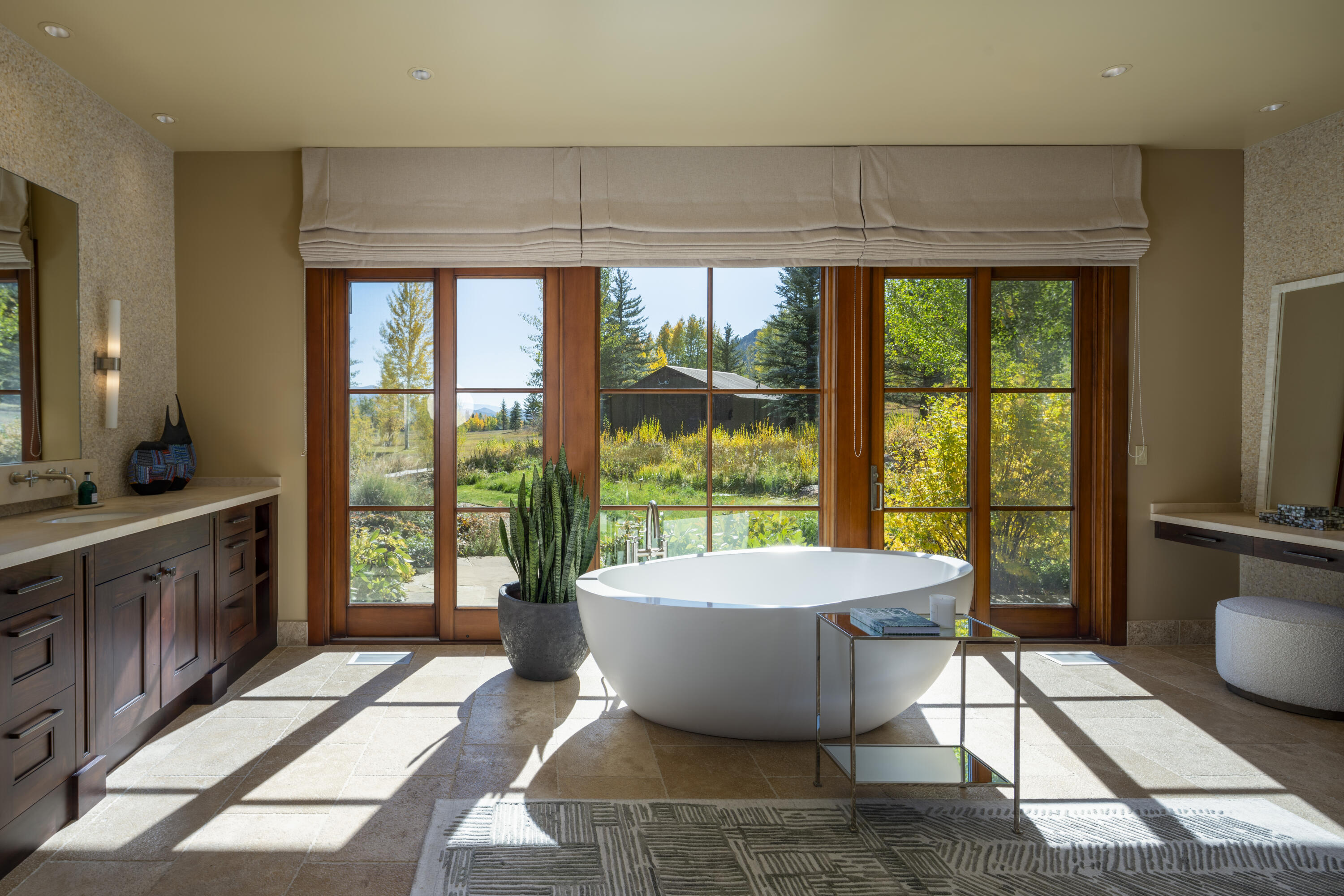 Privacy and views from bathtub