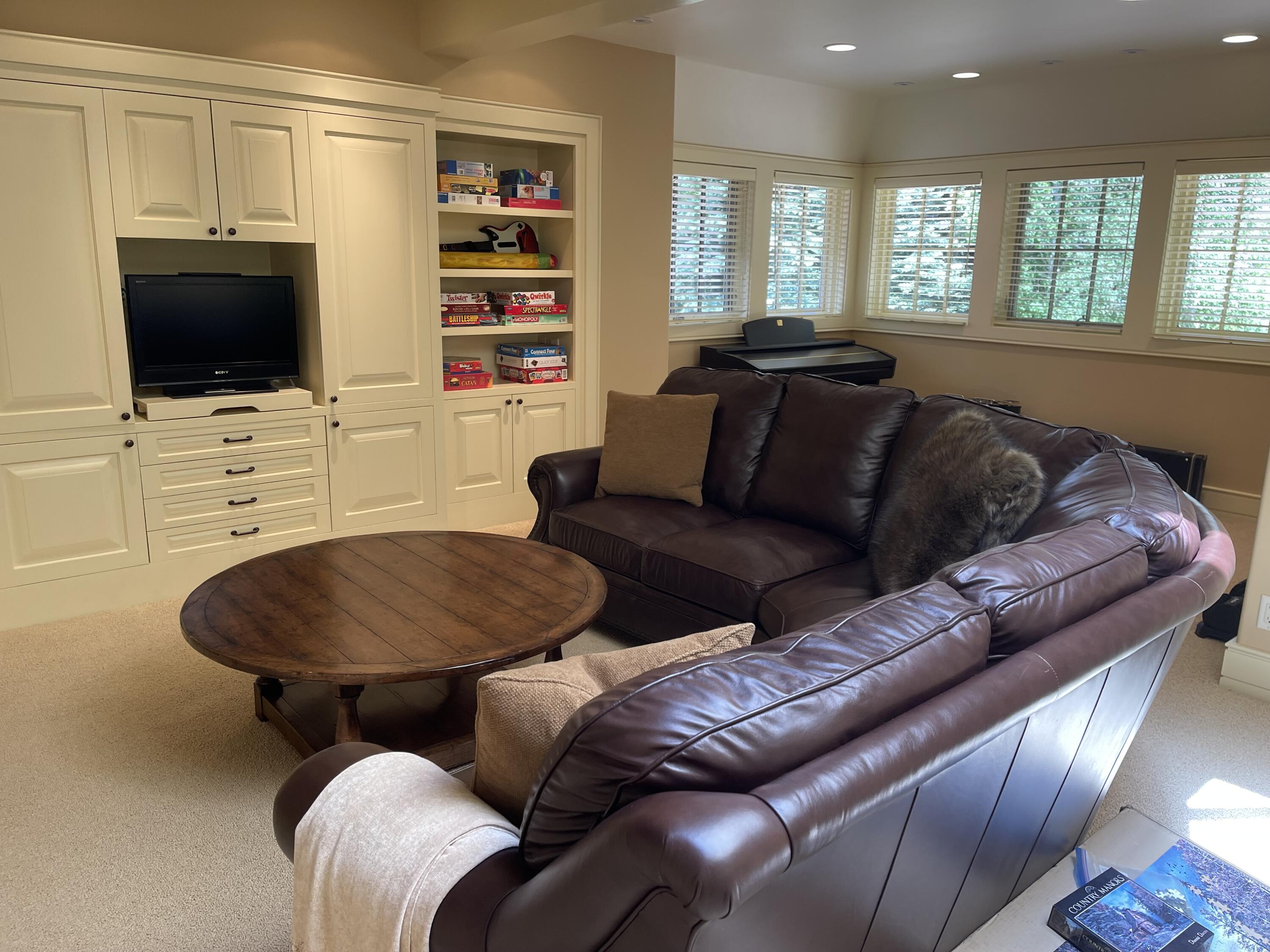 Sun Valley, Idaho 83353, United States, 3 Bedrooms Bedrooms, ,5 BathroomsBathrooms,Residential,Pending,55172