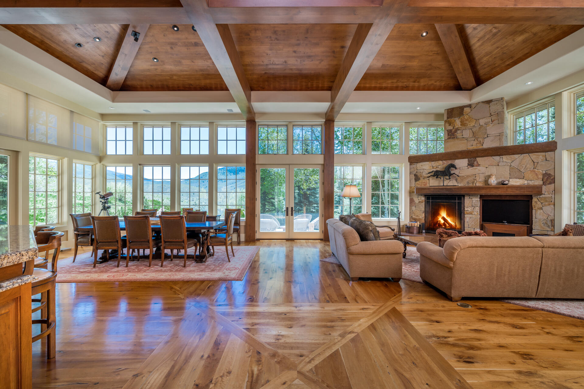 Sun Valley, Idaho 83353, United States, 3 Bedrooms Bedrooms, ,5 BathroomsBathrooms,Residential,Pending,55172