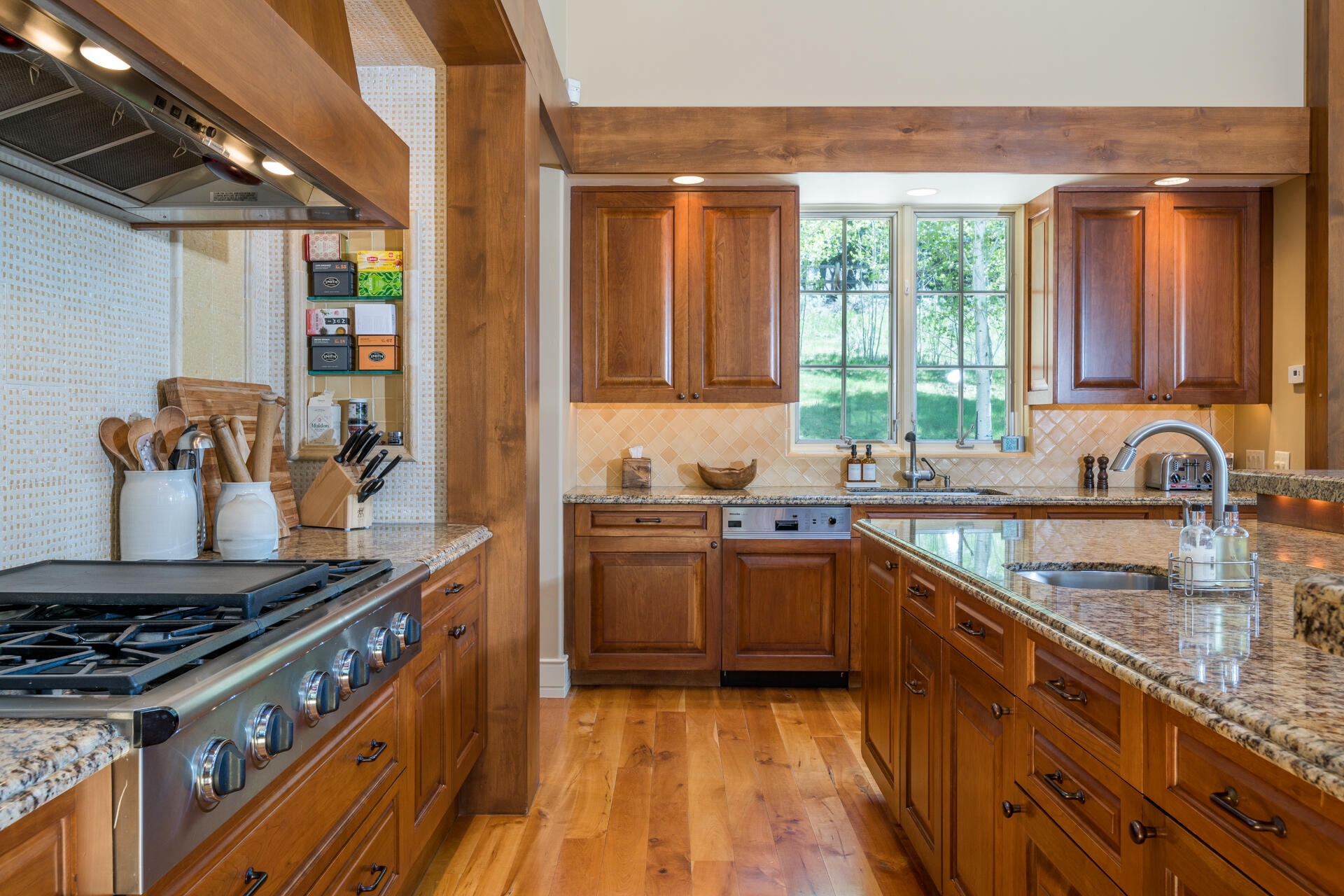 Sun Valley, Idaho 83353, United States, 3 Bedrooms Bedrooms, ,5 BathroomsBathrooms,Residential,Pending,55172