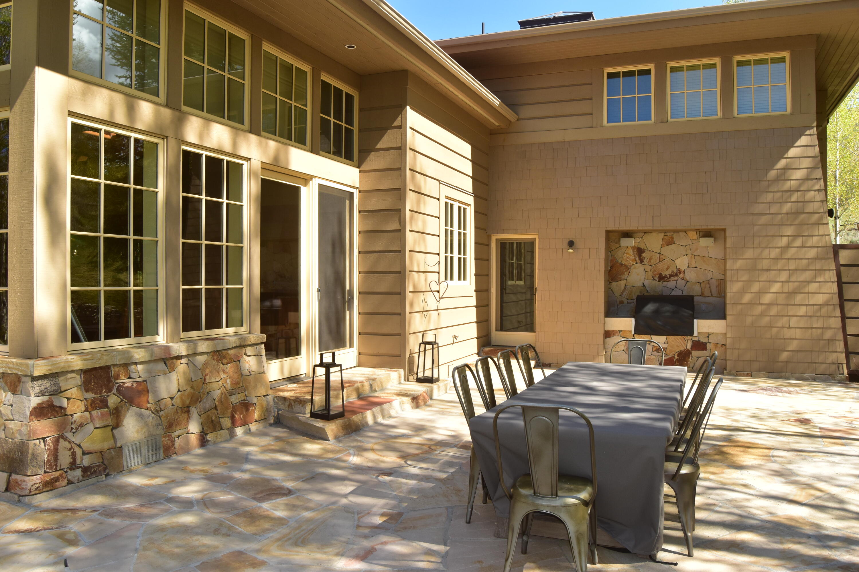 Sun Valley, Idaho 83353, United States, 3 Bedrooms Bedrooms, ,5 BathroomsBathrooms,Residential,Pending,55172