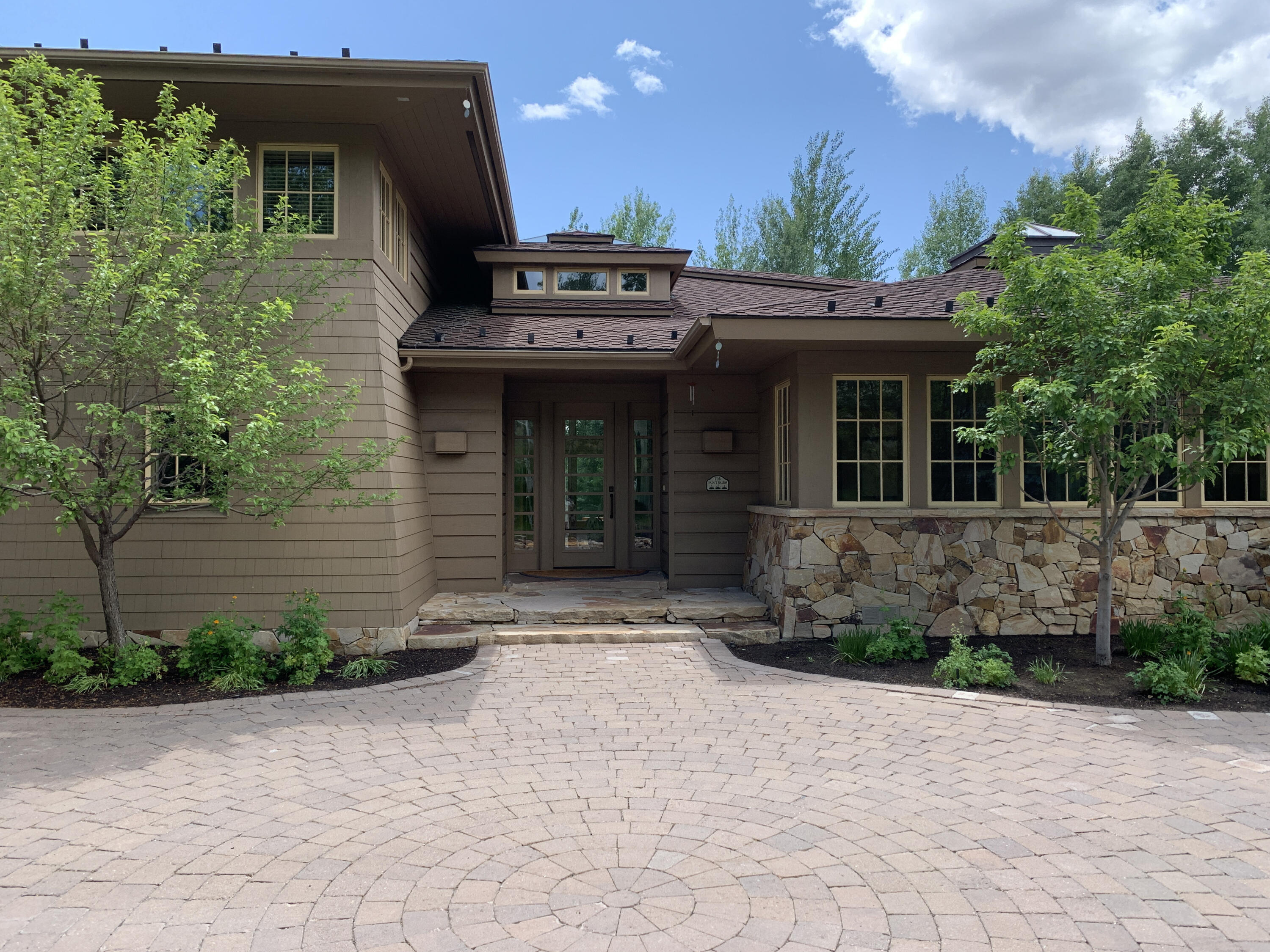 Sun Valley, Idaho 83353, United States, 3 Bedrooms Bedrooms, ,5 BathroomsBathrooms,Residential,Pending,55172