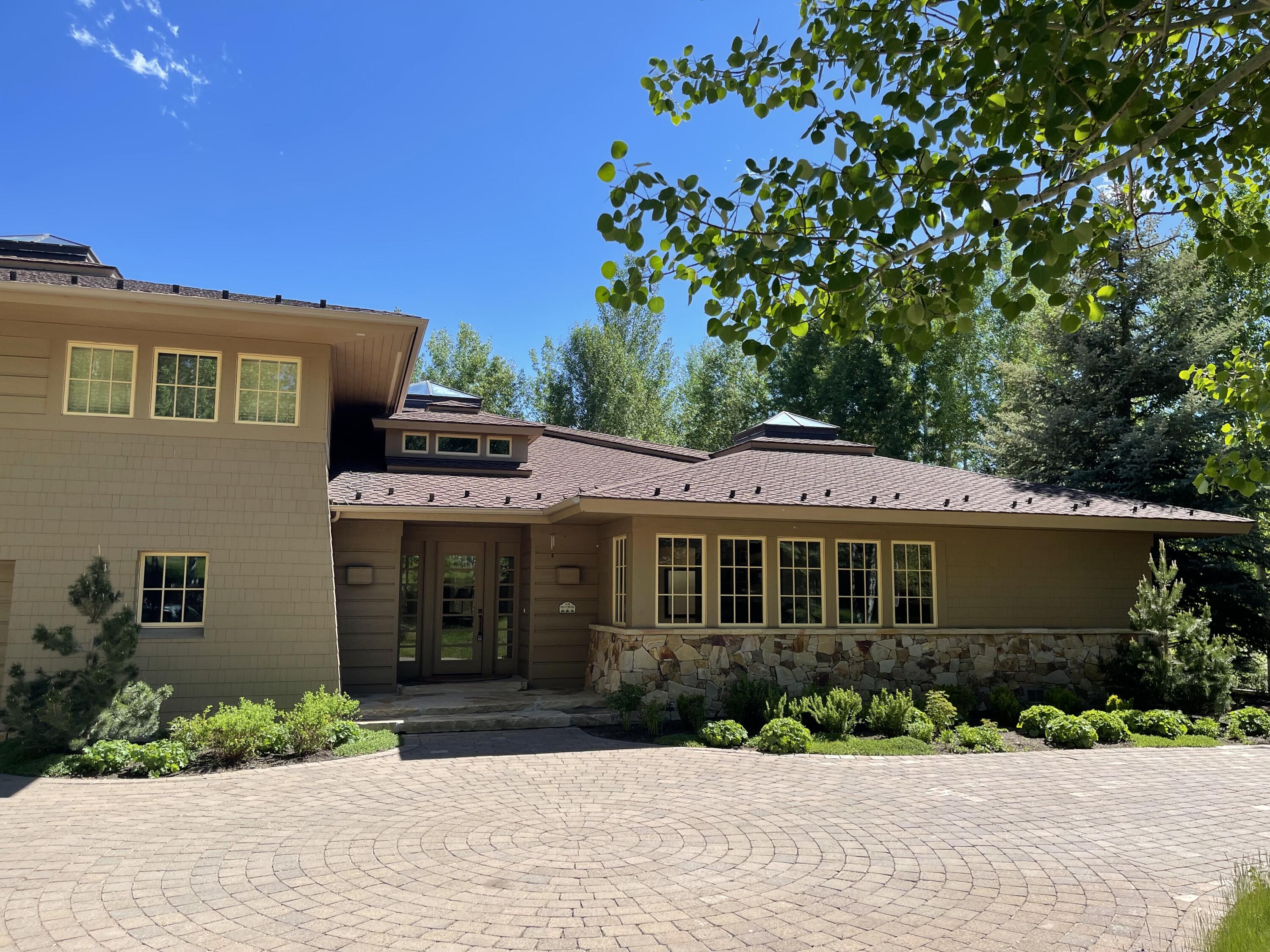 Sun Valley, Idaho 83353, United States, 3 Bedrooms Bedrooms, ,5 BathroomsBathrooms,Residential,Pending,55172