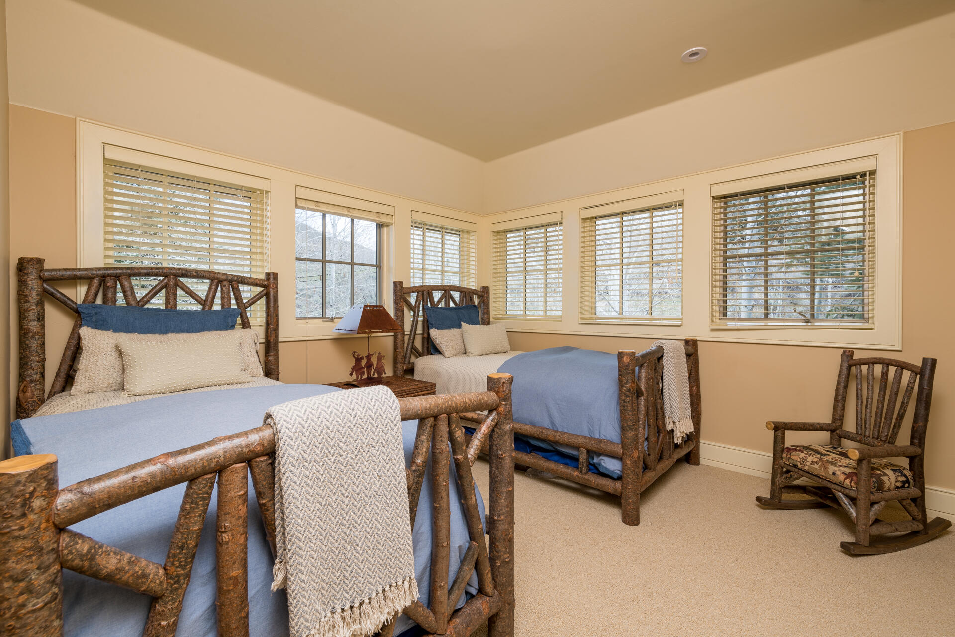 Sun Valley, Idaho 83353, United States, 3 Bedrooms Bedrooms, ,5 BathroomsBathrooms,Residential,Pending,55172