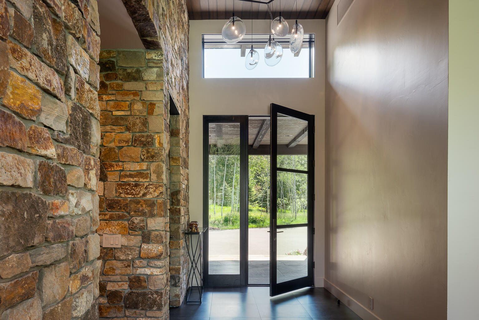 Blaine County, Idaho 83340, United States, 3 Bedrooms Bedrooms, ,4 BathroomsBathrooms,Residential,Pending,58118