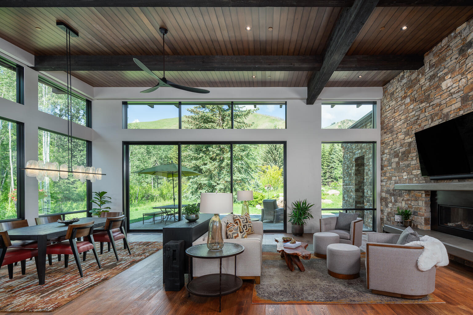 Blaine County, Idaho 83340, United States, 3 Bedrooms Bedrooms, ,4 BathroomsBathrooms,Residential,Pending,58118