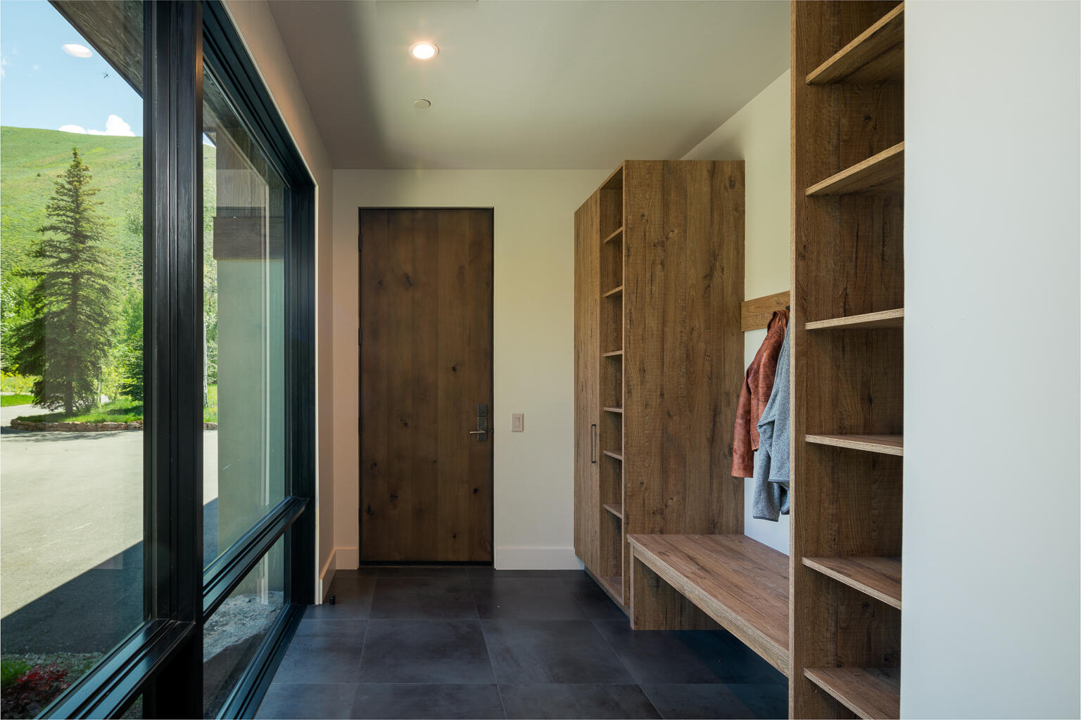 Blaine County, Idaho 83340, United States, 3 Bedrooms Bedrooms, ,4 BathroomsBathrooms,Residential,Pending,58118