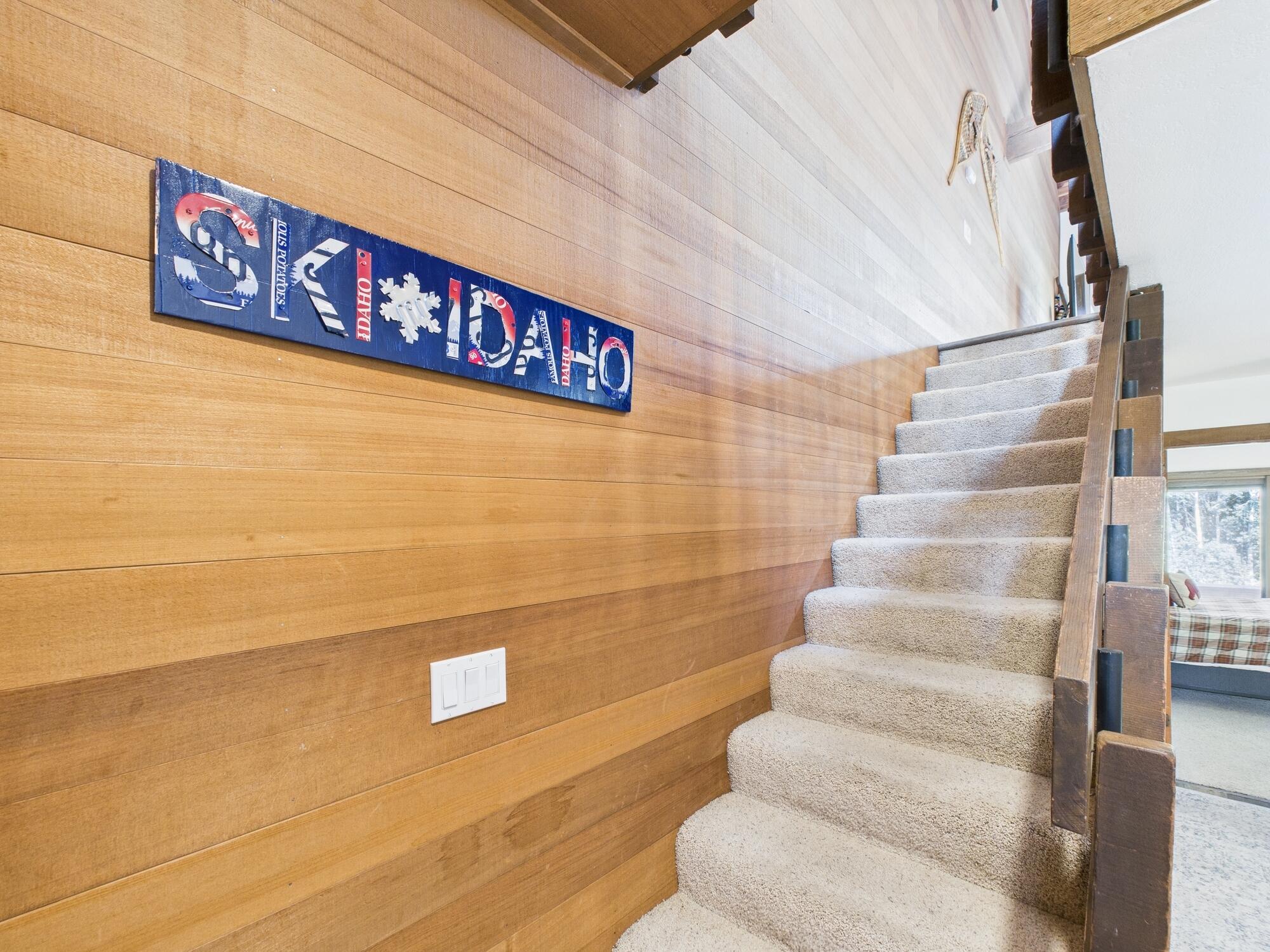 Stairs leading up from entry