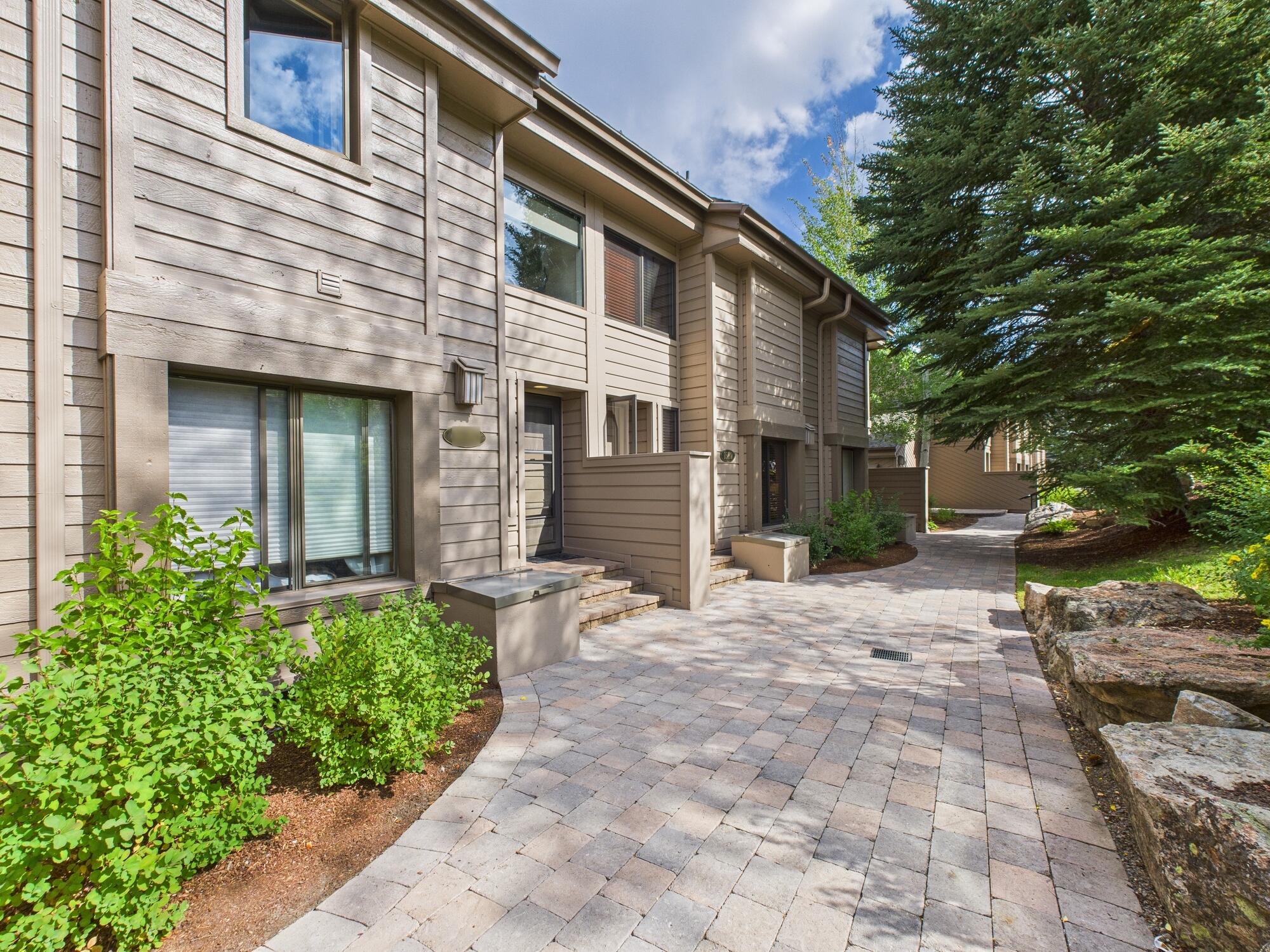 CAM03555G0-PR0106-STILL003