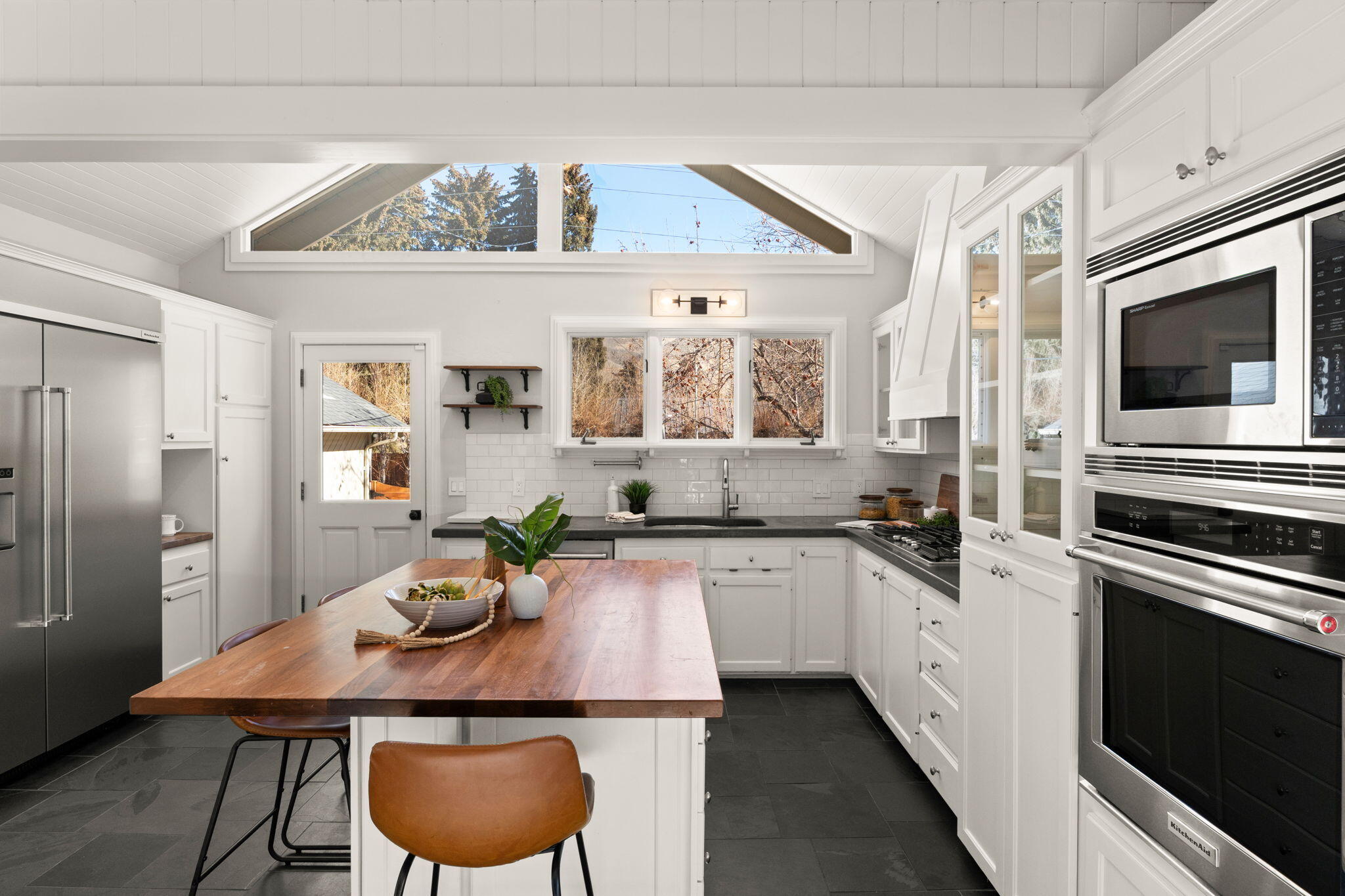 Kitchen w/big windows