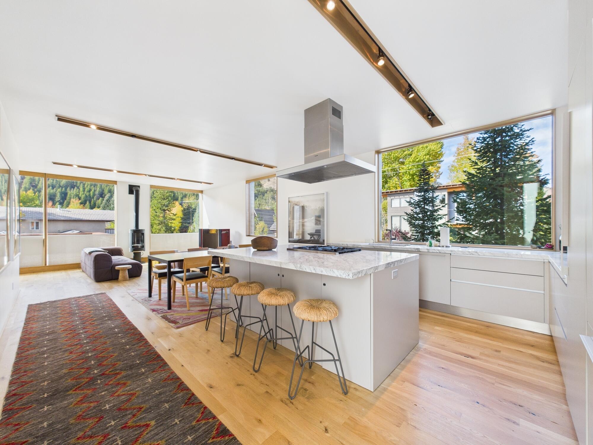 Kitchen/Open living space