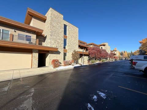 Photo of 110 Lindsay Cir, Ketchum, ID 83340 (MLS # 25-333809)