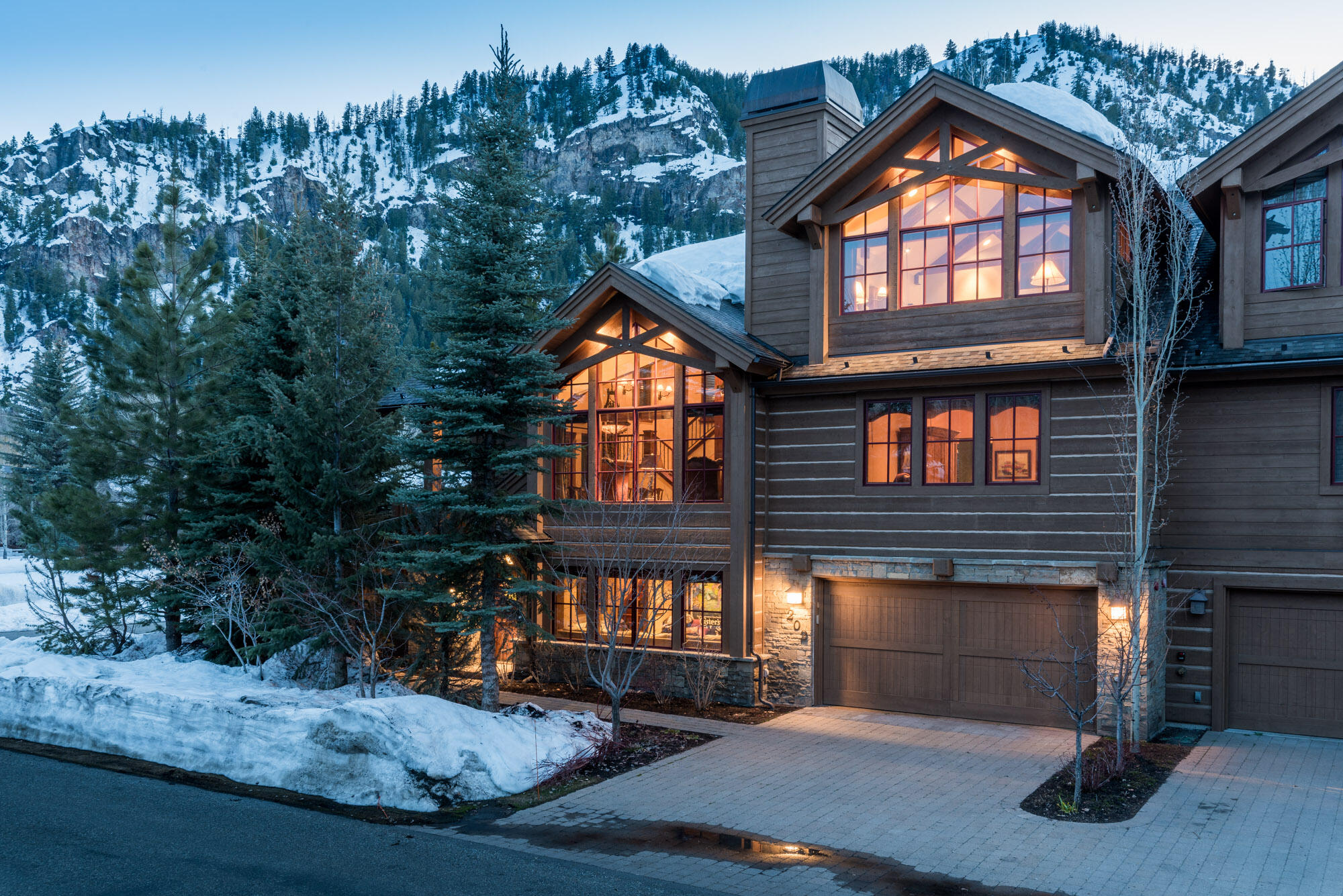 Ketchum, Idaho 83340, United States, 3 Bedrooms Bedrooms, ,4 BathroomsBathrooms,Residential,Pending,72584
