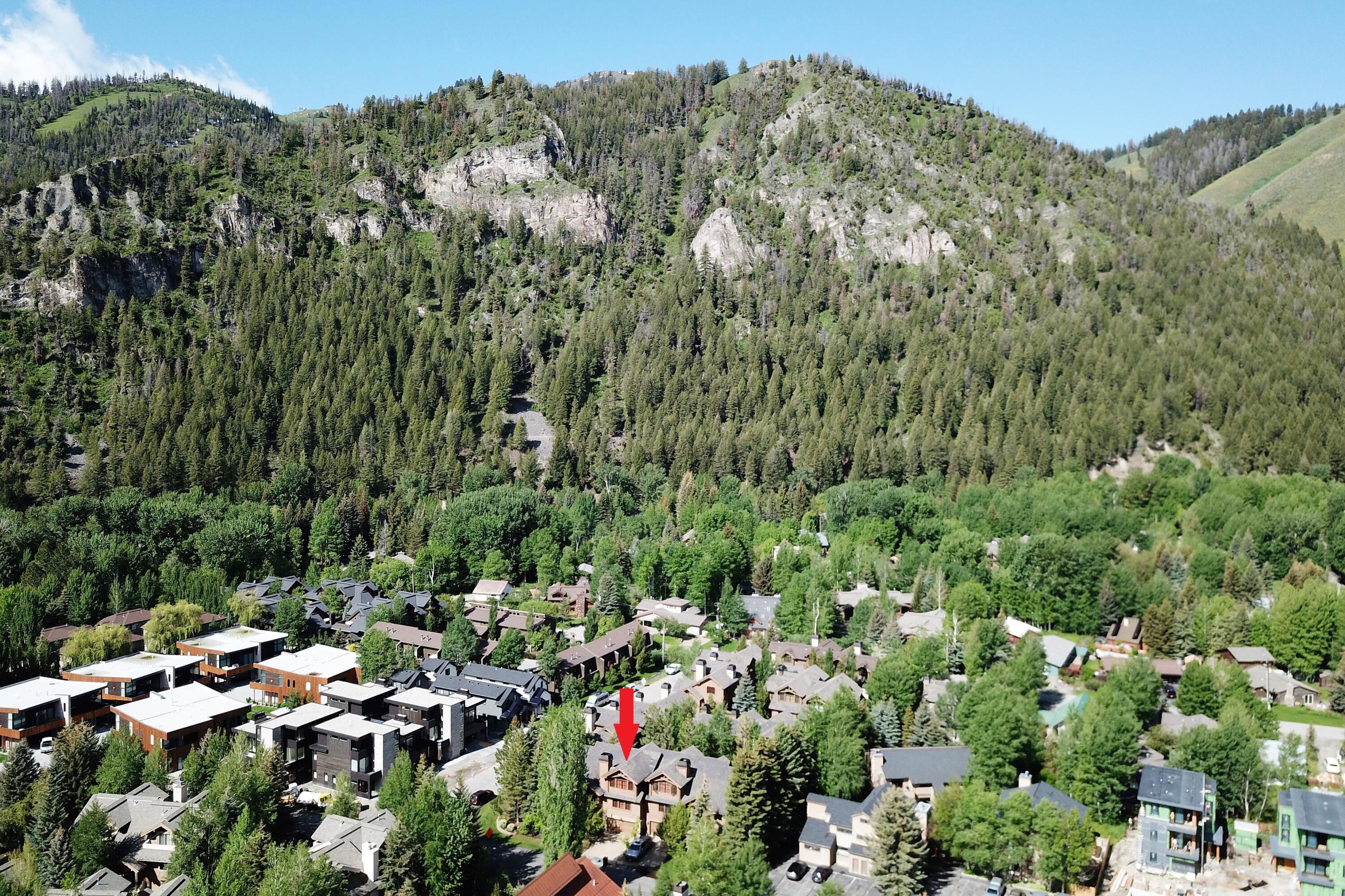 Ketchum, Idaho 83340, United States, 3 Bedrooms Bedrooms, ,4 BathroomsBathrooms,Residential,Pending,72584