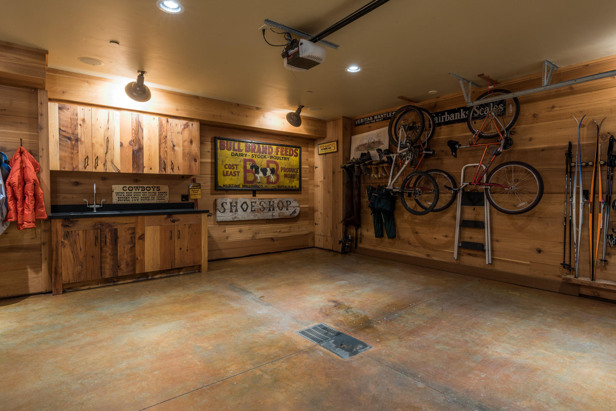 Ketchum, Idaho 83340, United States, 3 Bedrooms Bedrooms, ,4 BathroomsBathrooms,Residential,Pending,72584