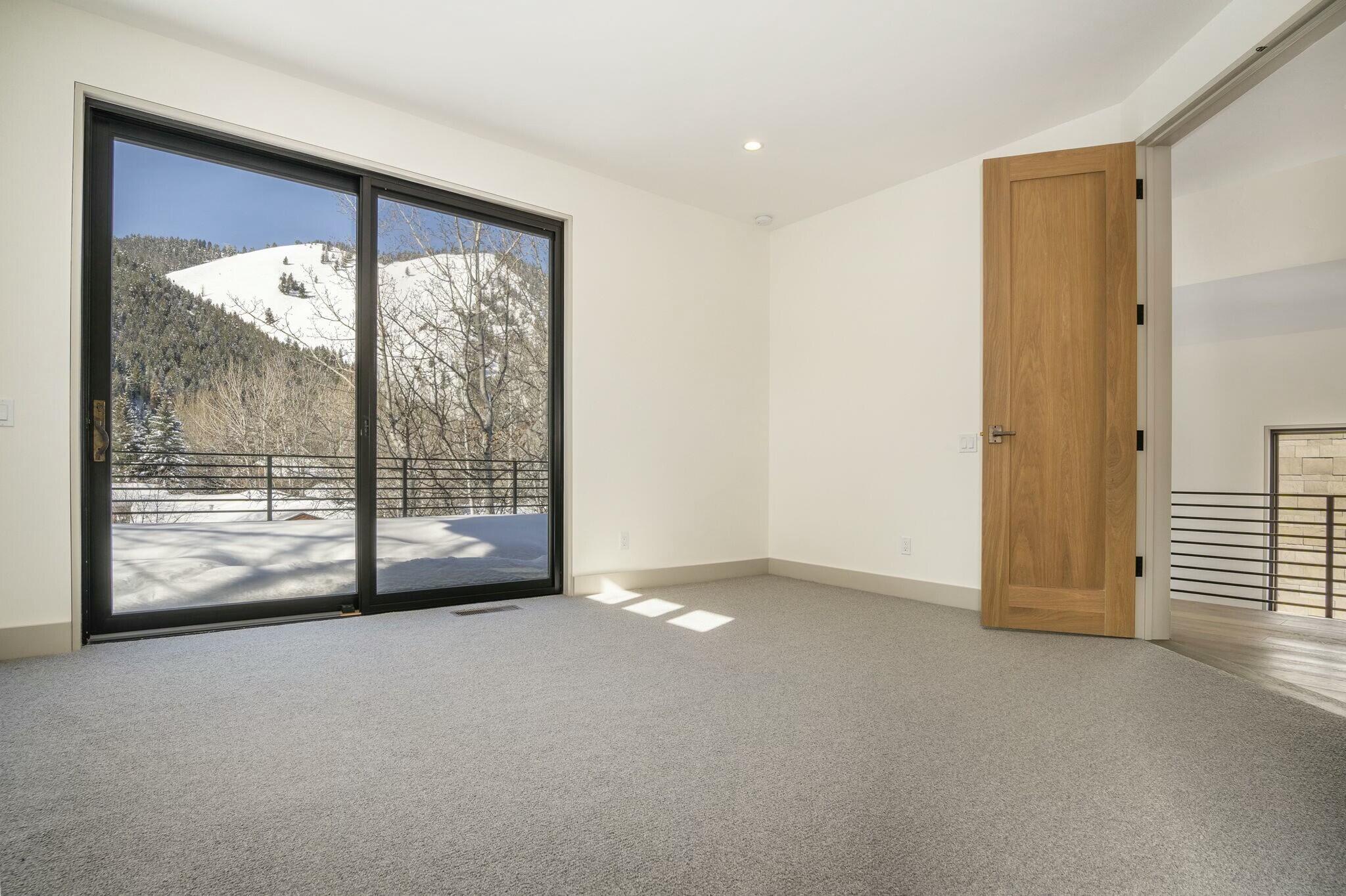 PRIMARY 1 No furniture