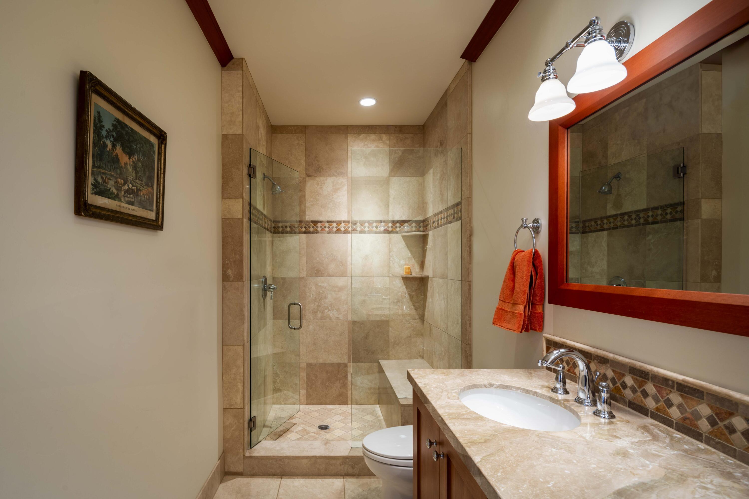 Ensuite Bath 1