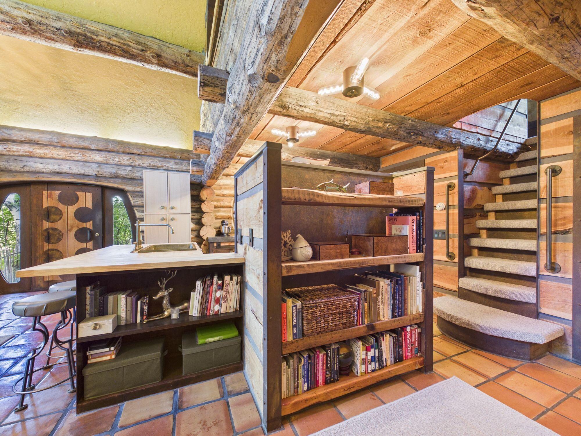 Entry/Kitchen