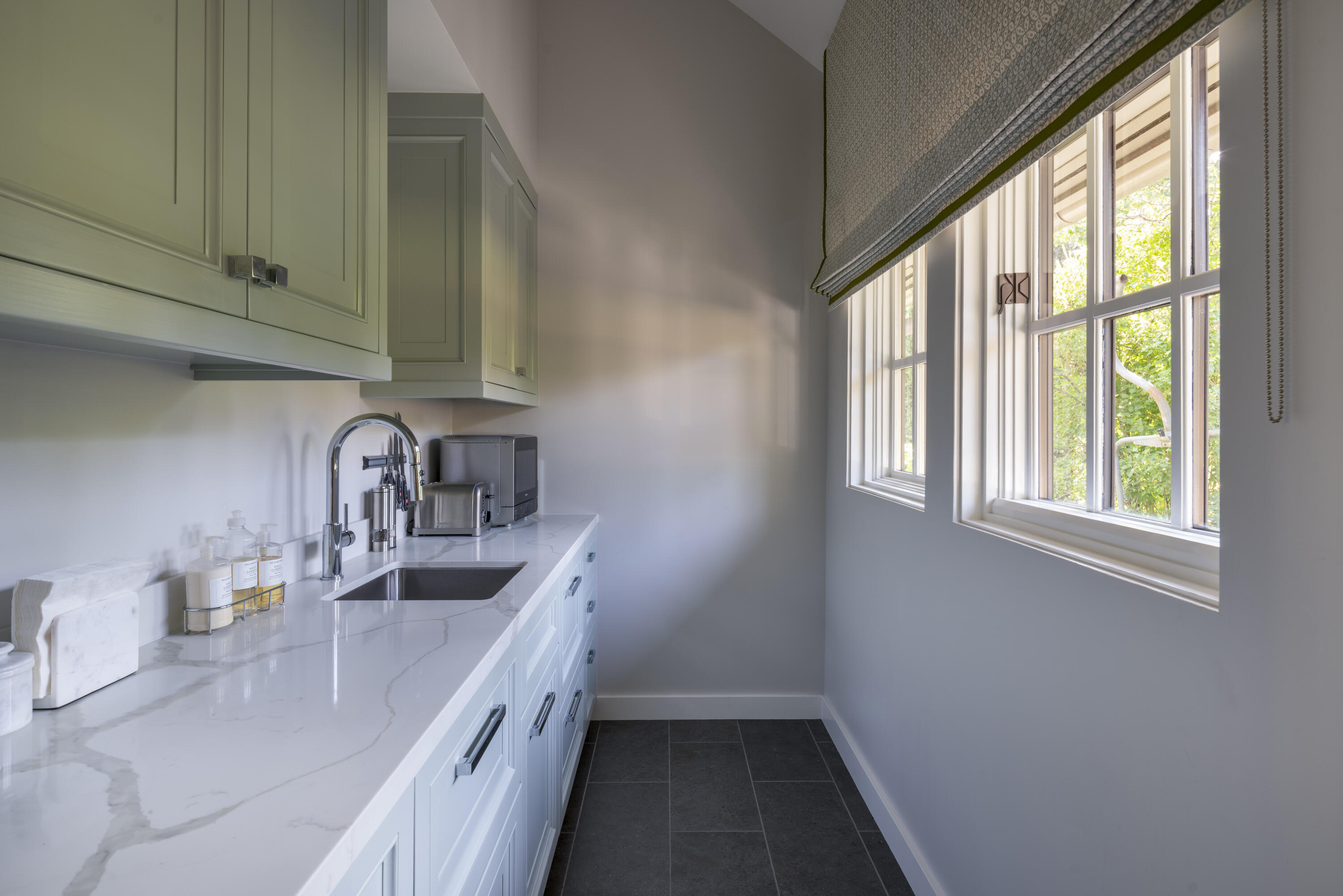 Guest House kitchenette