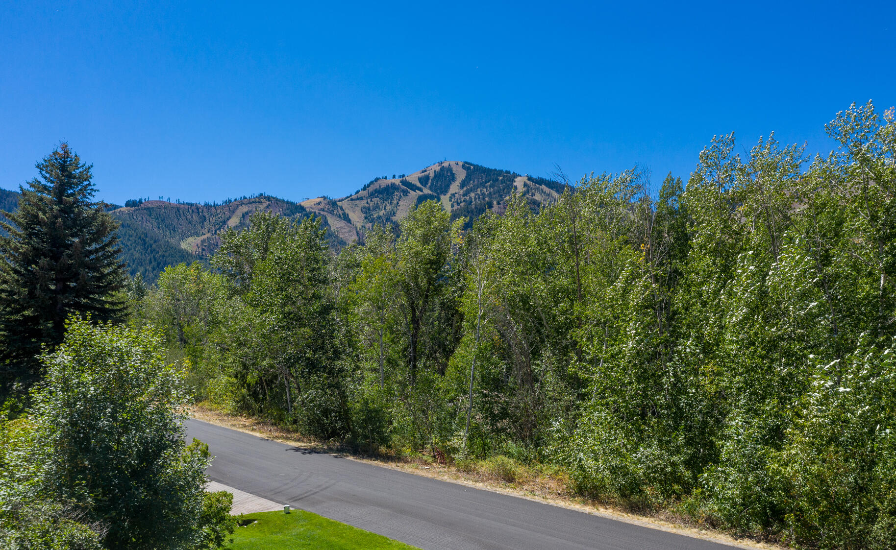 Sun Valley, Idaho 83353, United States, 3 Bedrooms Bedrooms, ,4 BathroomsBathrooms,Residential,Active,189508