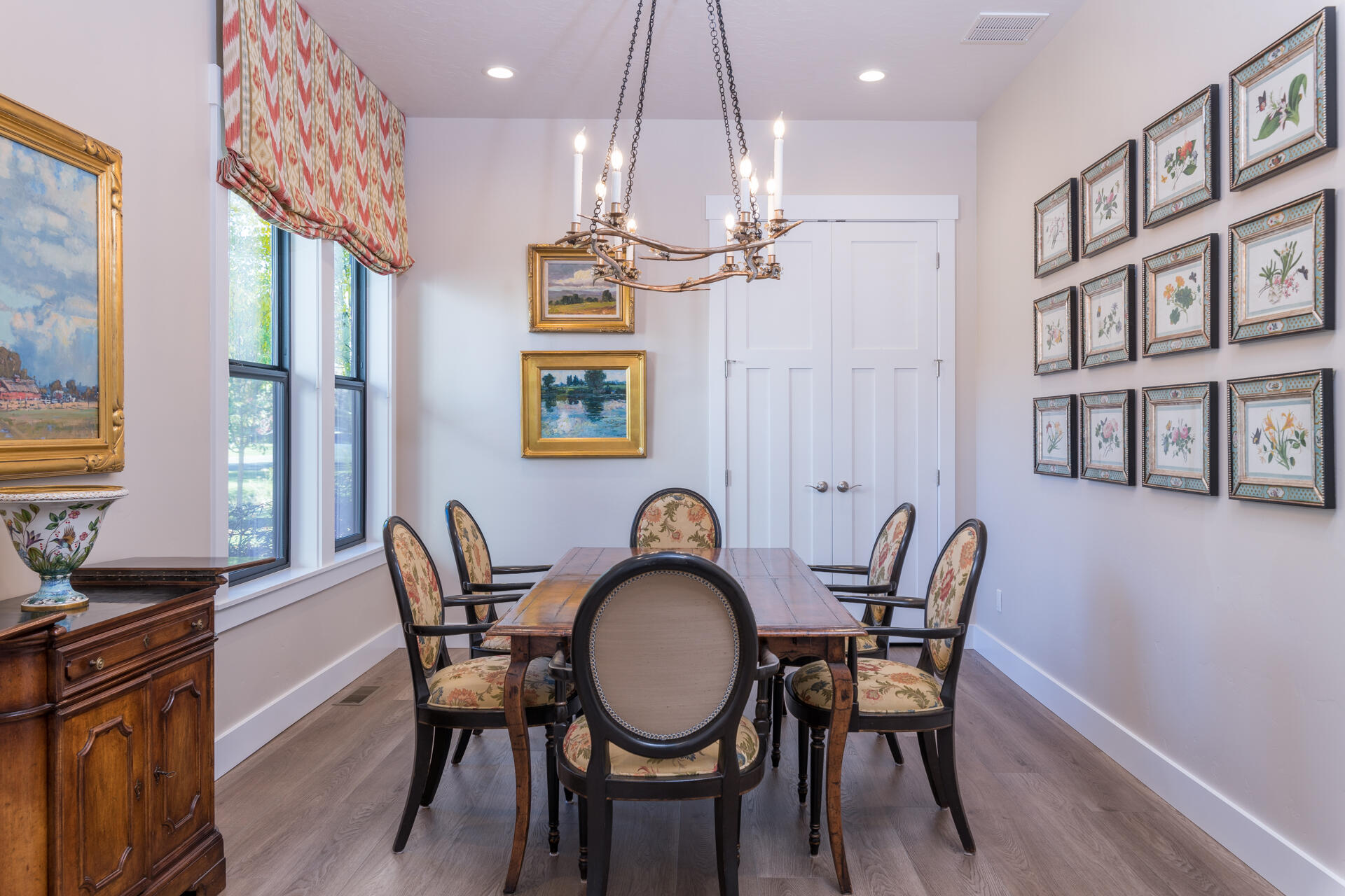 Hailey, Idaho 83333, United States, 3 Bedrooms Bedrooms, ,4 BathroomsBathrooms,Residential,Active,233088