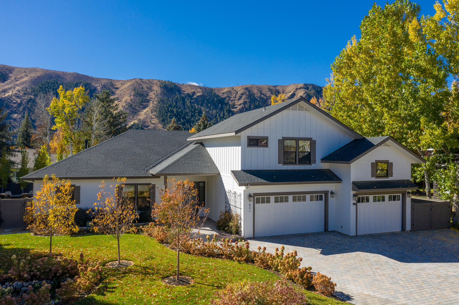 Hailey, Idaho 83333, United States, 3 Bedrooms Bedrooms, ,4 BathroomsBathrooms,Residential,Active,233088