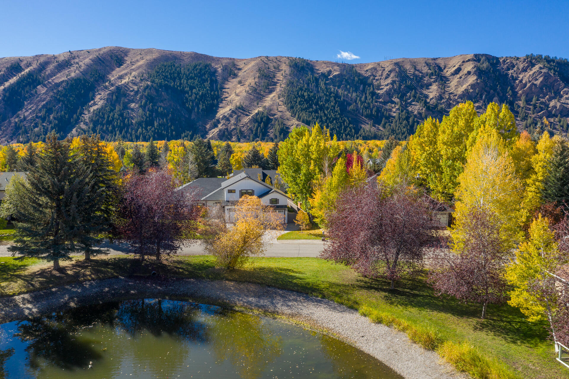 Hailey, Idaho 83333, United States, 3 Bedrooms Bedrooms, ,4 BathroomsBathrooms,Residential,Active,233088