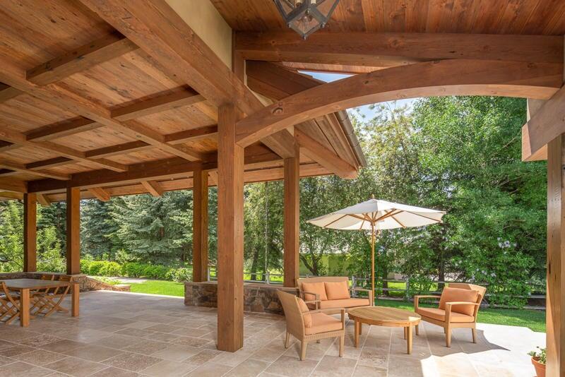 20180619161111970518000000-o