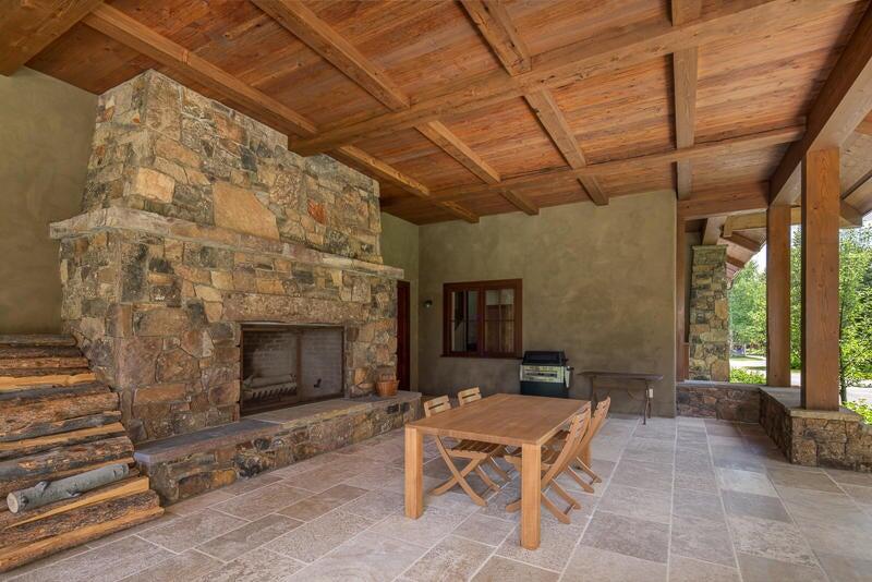 20180619161110030859000000-o