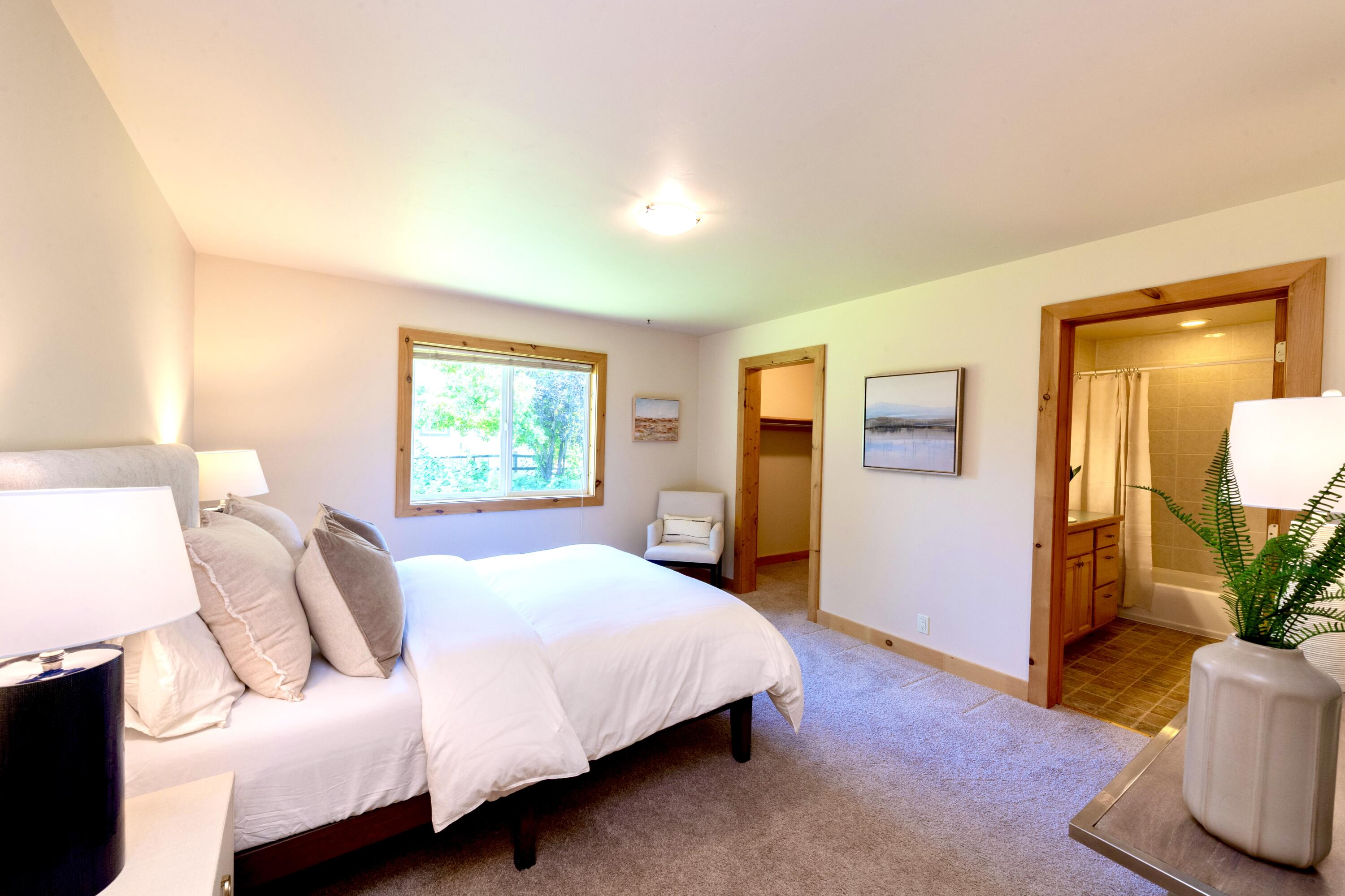 Hailey, Idaho 83333, United States, 4 Bedrooms Bedrooms, ,3 BathroomsBathrooms,Residential,Pending,192725