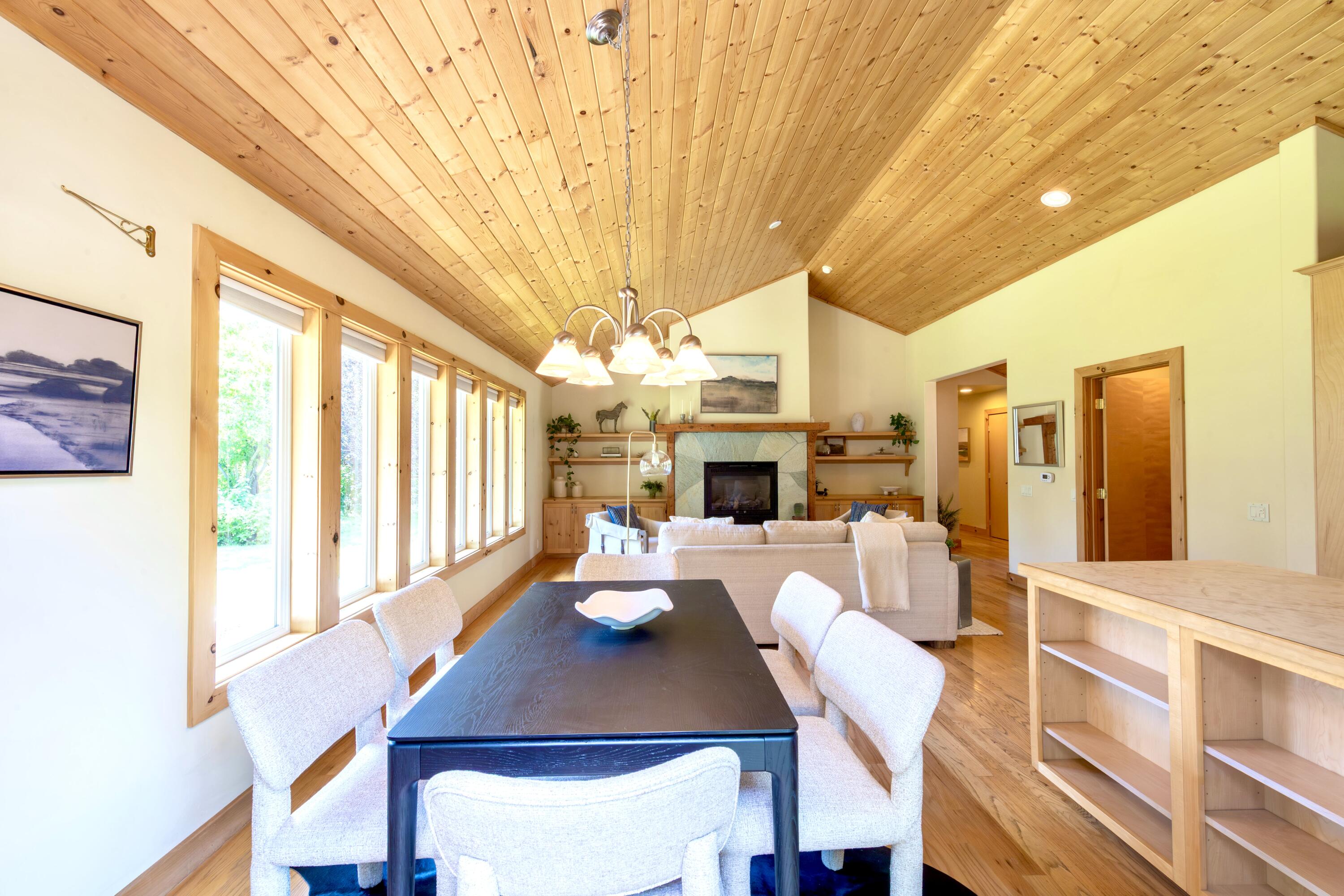 Hailey, Idaho 83333, United States, 4 Bedrooms Bedrooms, ,3 BathroomsBathrooms,Residential,Pending,192725