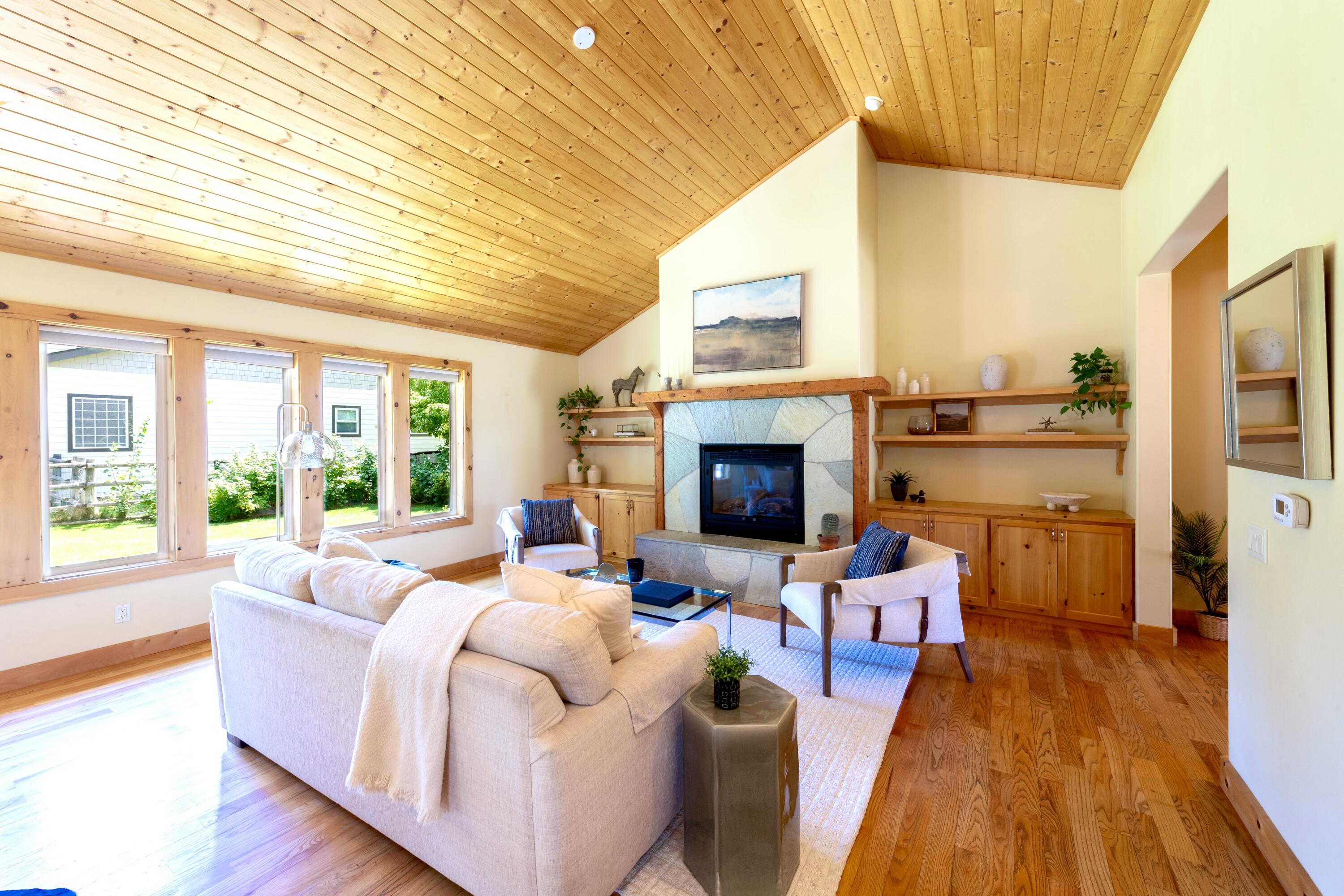 Hailey, Idaho 83333, United States, 4 Bedrooms Bedrooms, ,3 BathroomsBathrooms,Residential,Pending,192725