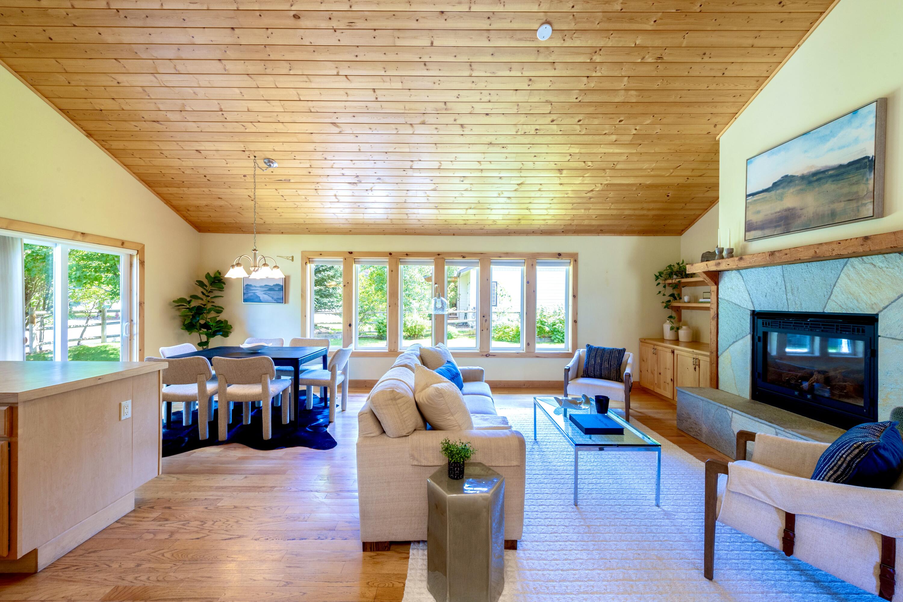 Hailey, Idaho 83333, United States, 4 Bedrooms Bedrooms, ,3 BathroomsBathrooms,Residential,Pending,192725