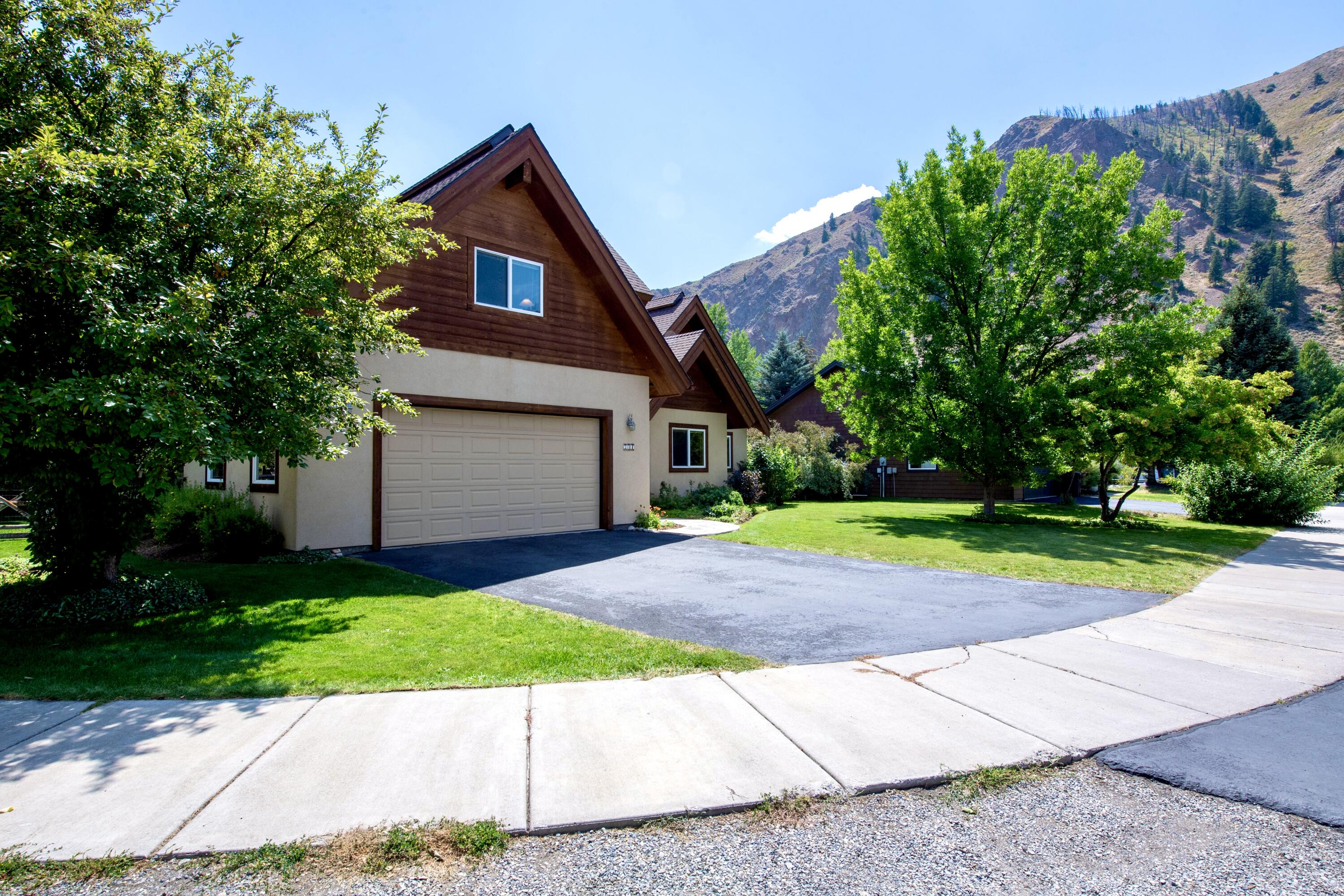 Hailey, Idaho 83333, United States, 4 Bedrooms Bedrooms, ,3 BathroomsBathrooms,Residential,Pending,192725