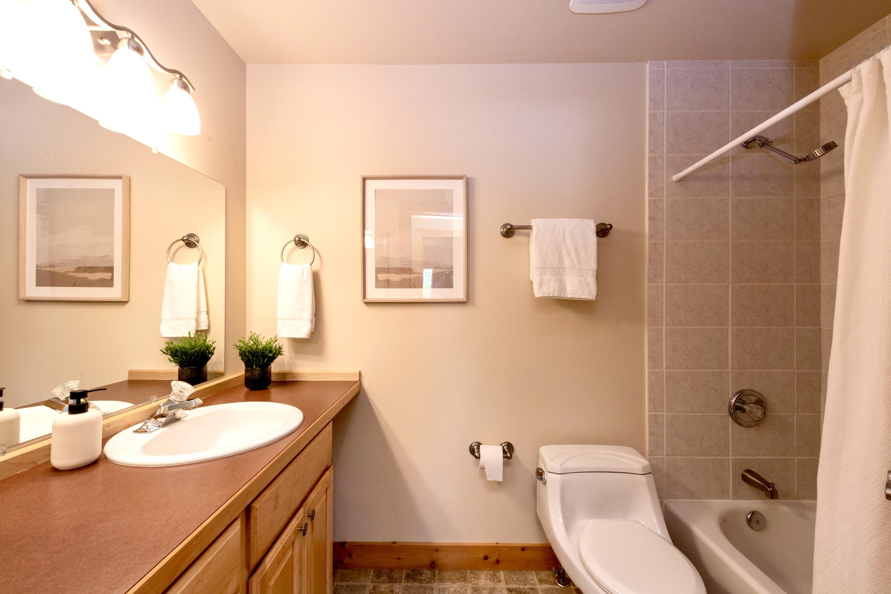 Hailey, Idaho 83333, United States, 4 Bedrooms Bedrooms, ,3 BathroomsBathrooms,Residential,Pending,192725